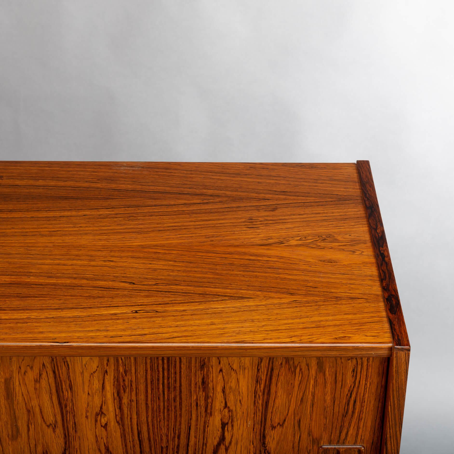 Enfilade haut danois en bois de rose, années 1960 en vente 6