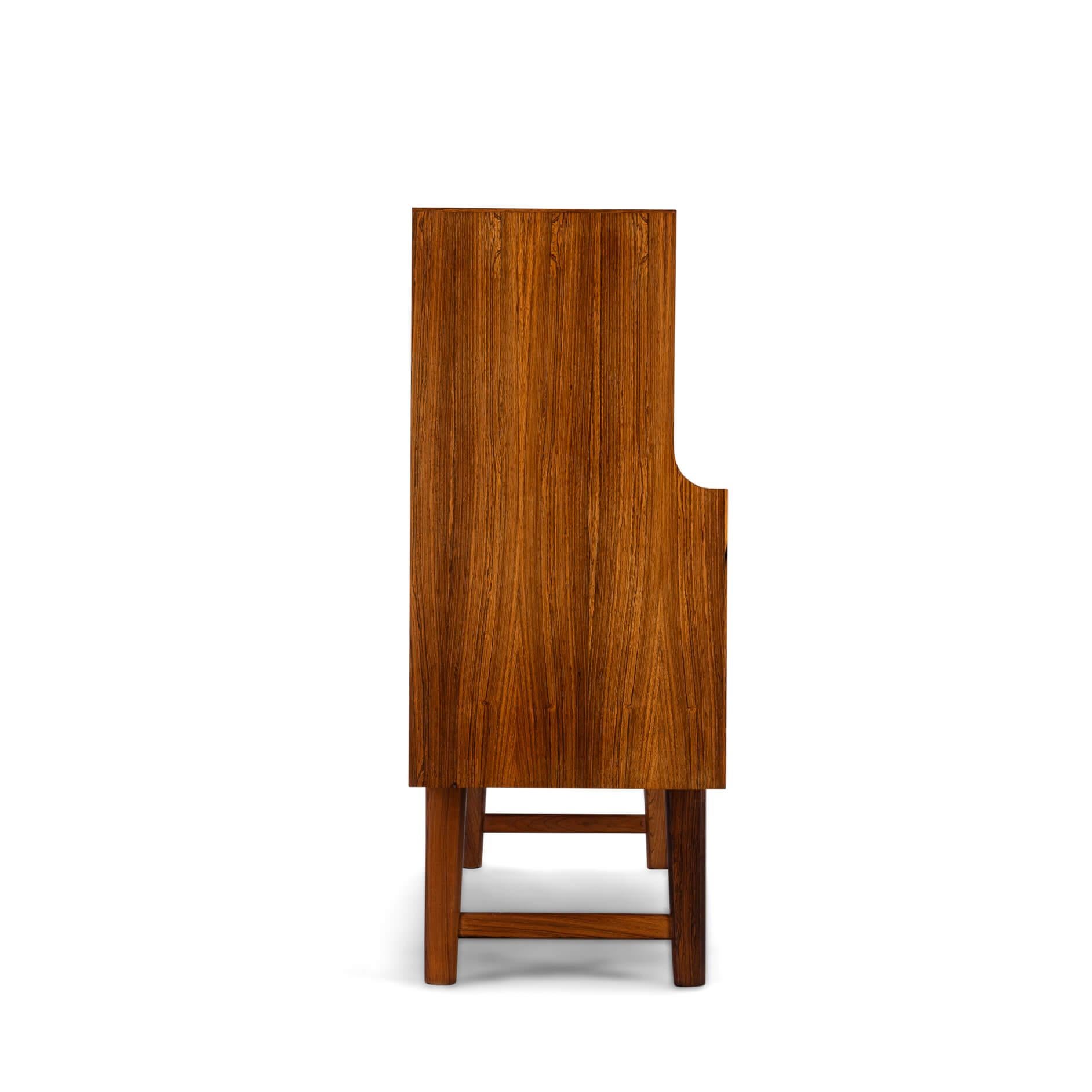 Danois Enfilade haut danois en bois de rose, années 1960 en vente