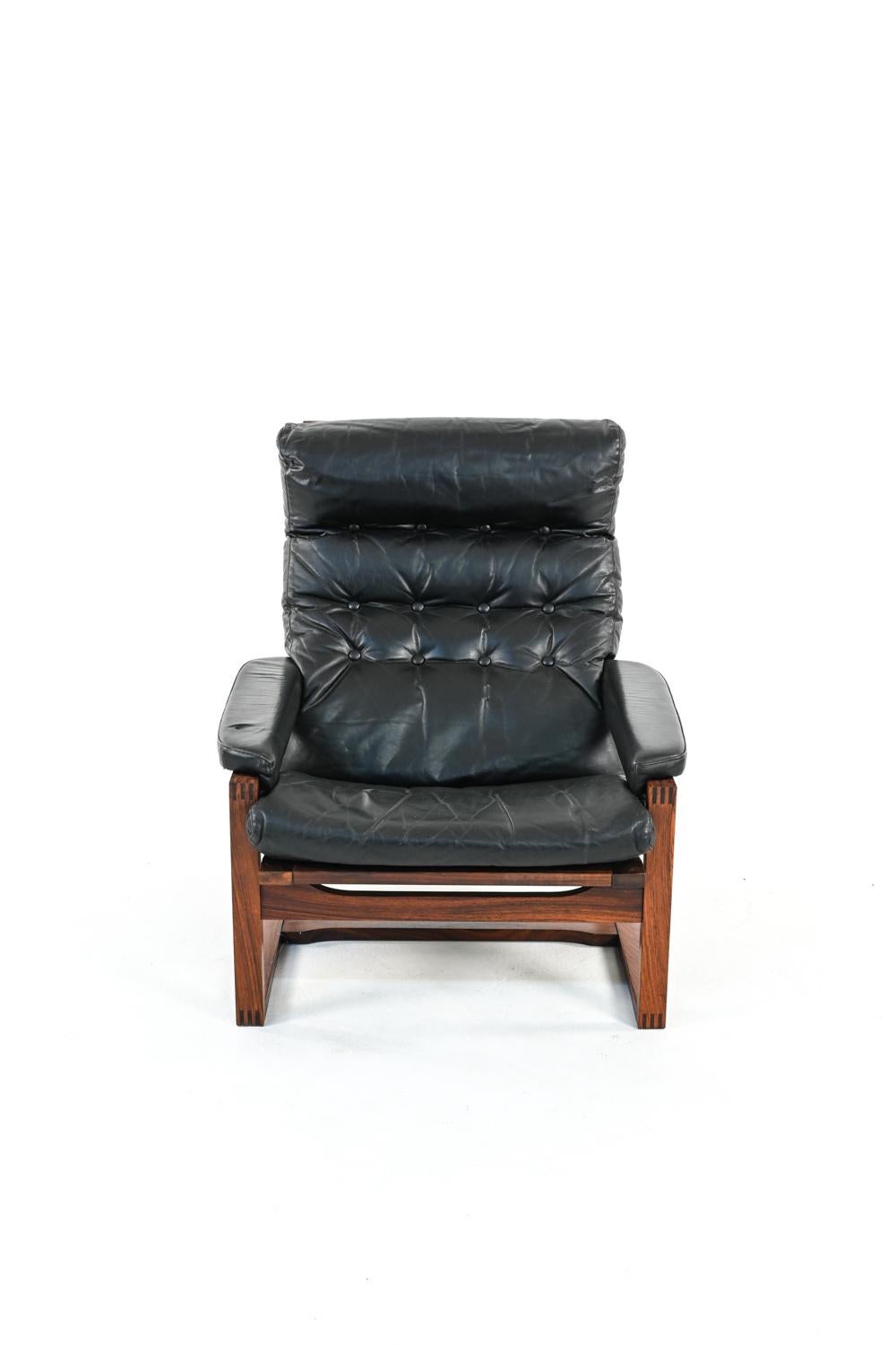 Scandinavian Modern Danish Rosewood & Leather Lounge Chair in the Manner of Percival Lafer, c. 1980 For Sale
