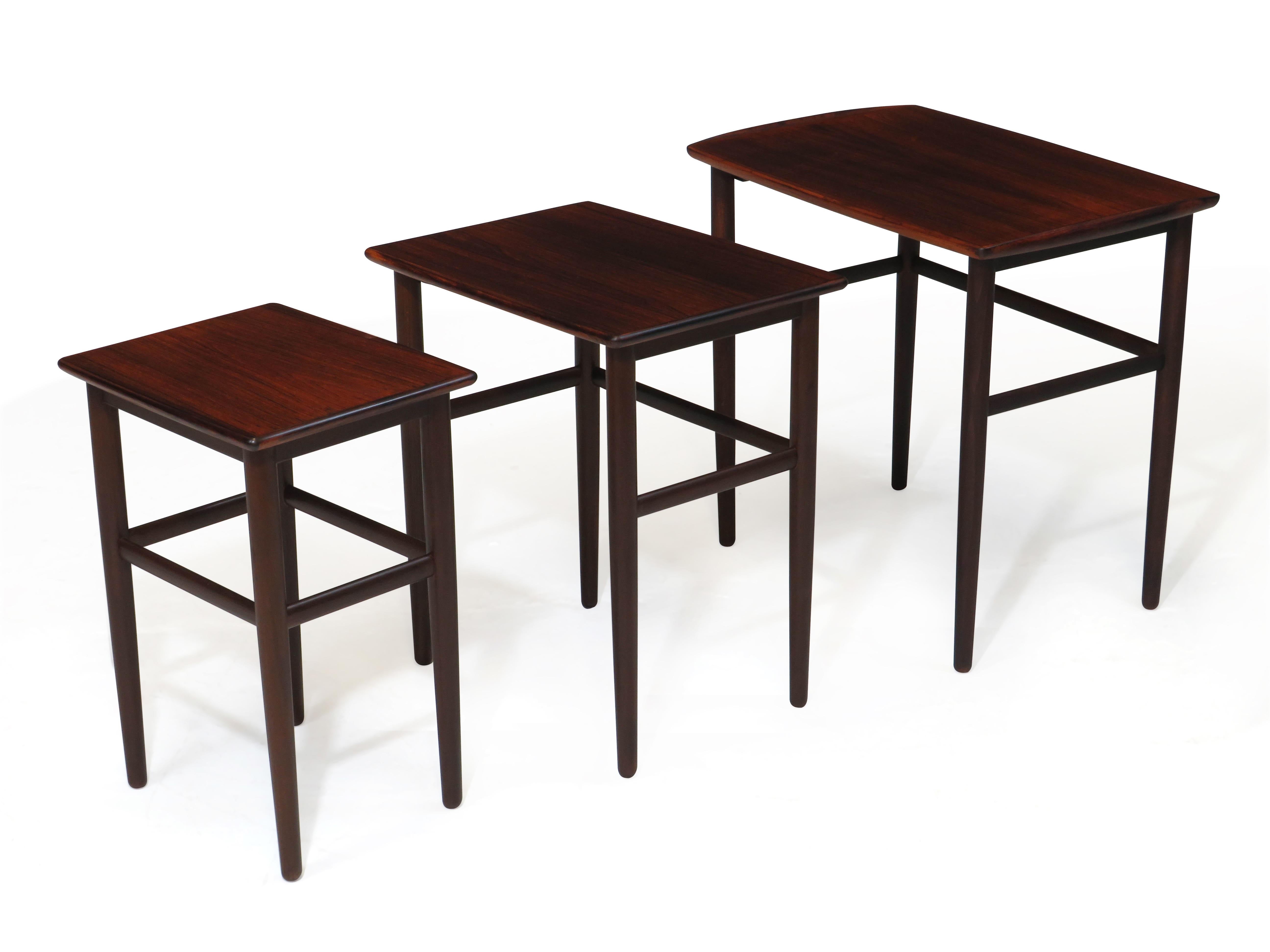 Danish Rosewood Nesting Side Tables In Good Condition For Sale In Oakland, CA