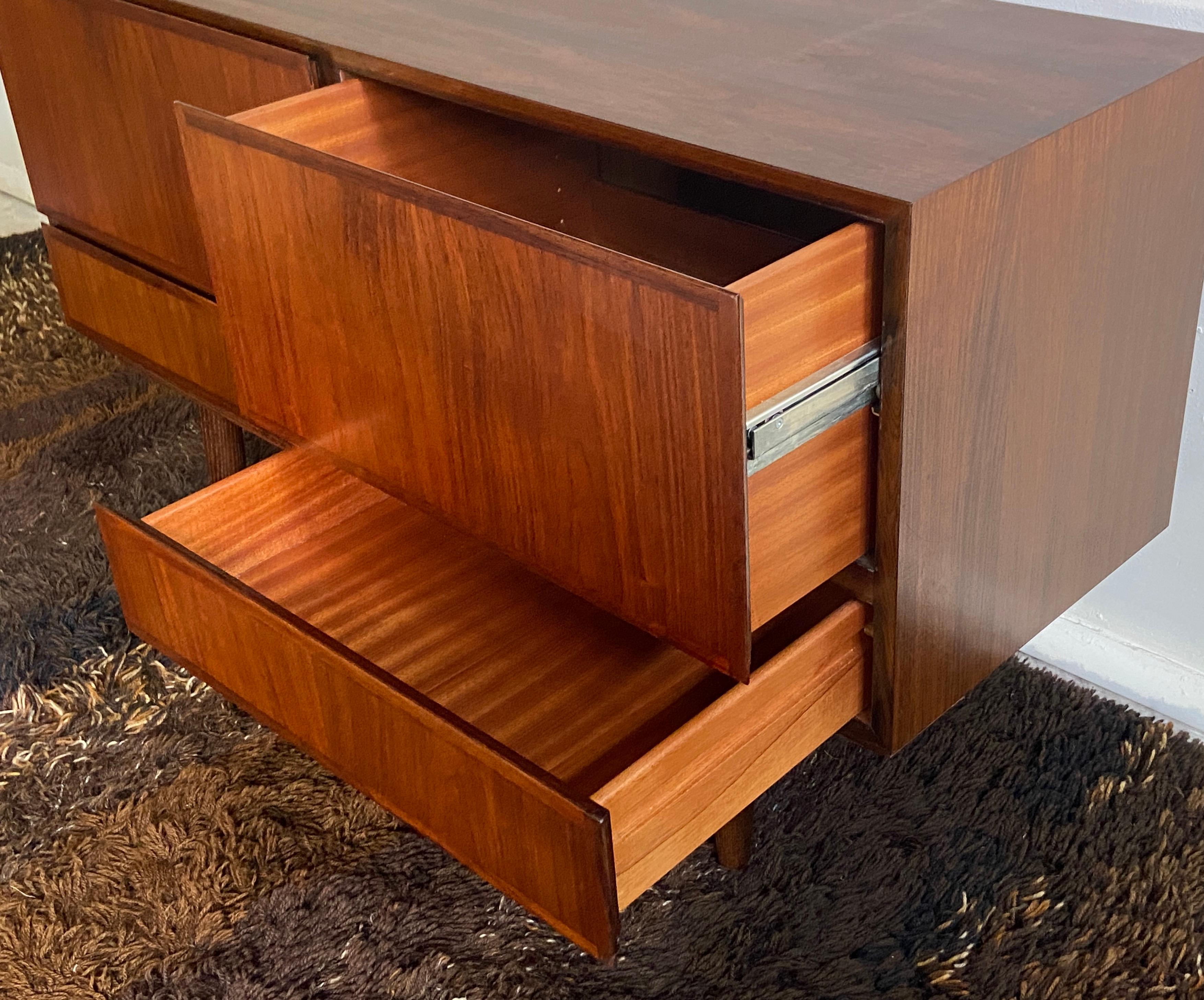 Arcón con cajones de palisandro danés Omann Jun modelo nº 2 en venta 1
