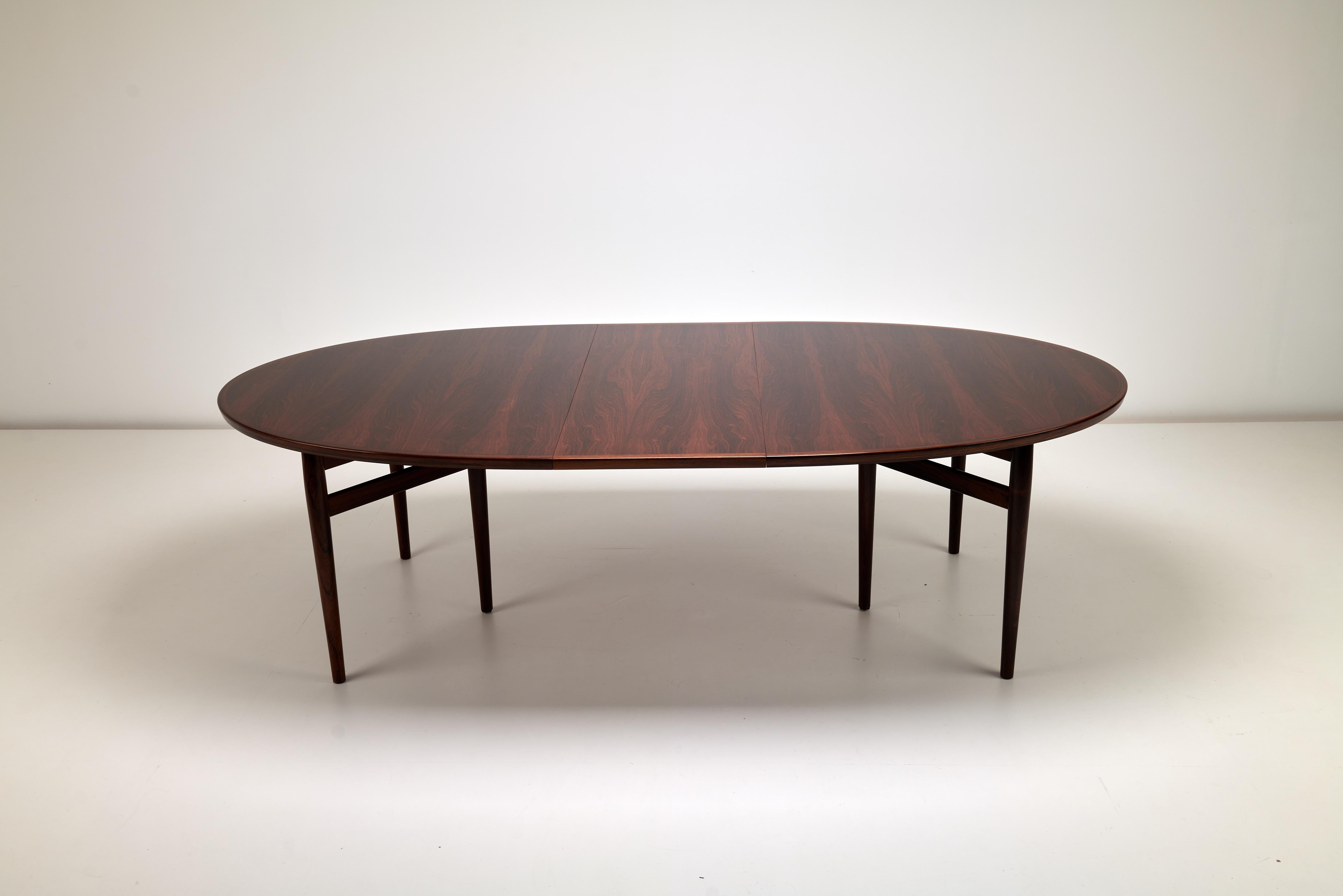 Mid-Century Modern Table de salle à manger ovale danoise modèle 212 d'Arne Vodder pour Sibast 1961
