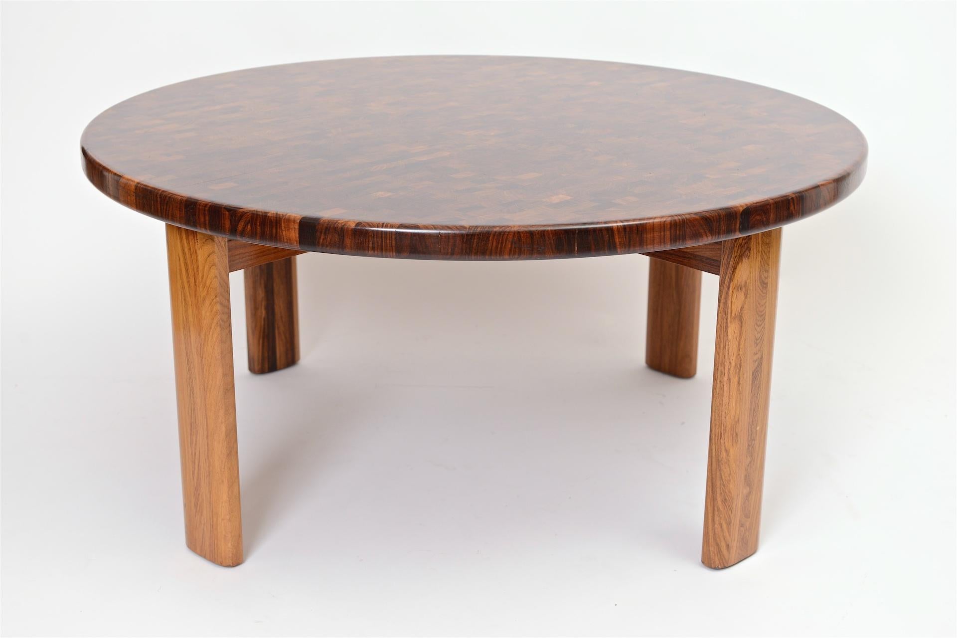 Good quality circular coffee table from Denmark c1960

Rosewood and walnut.

       