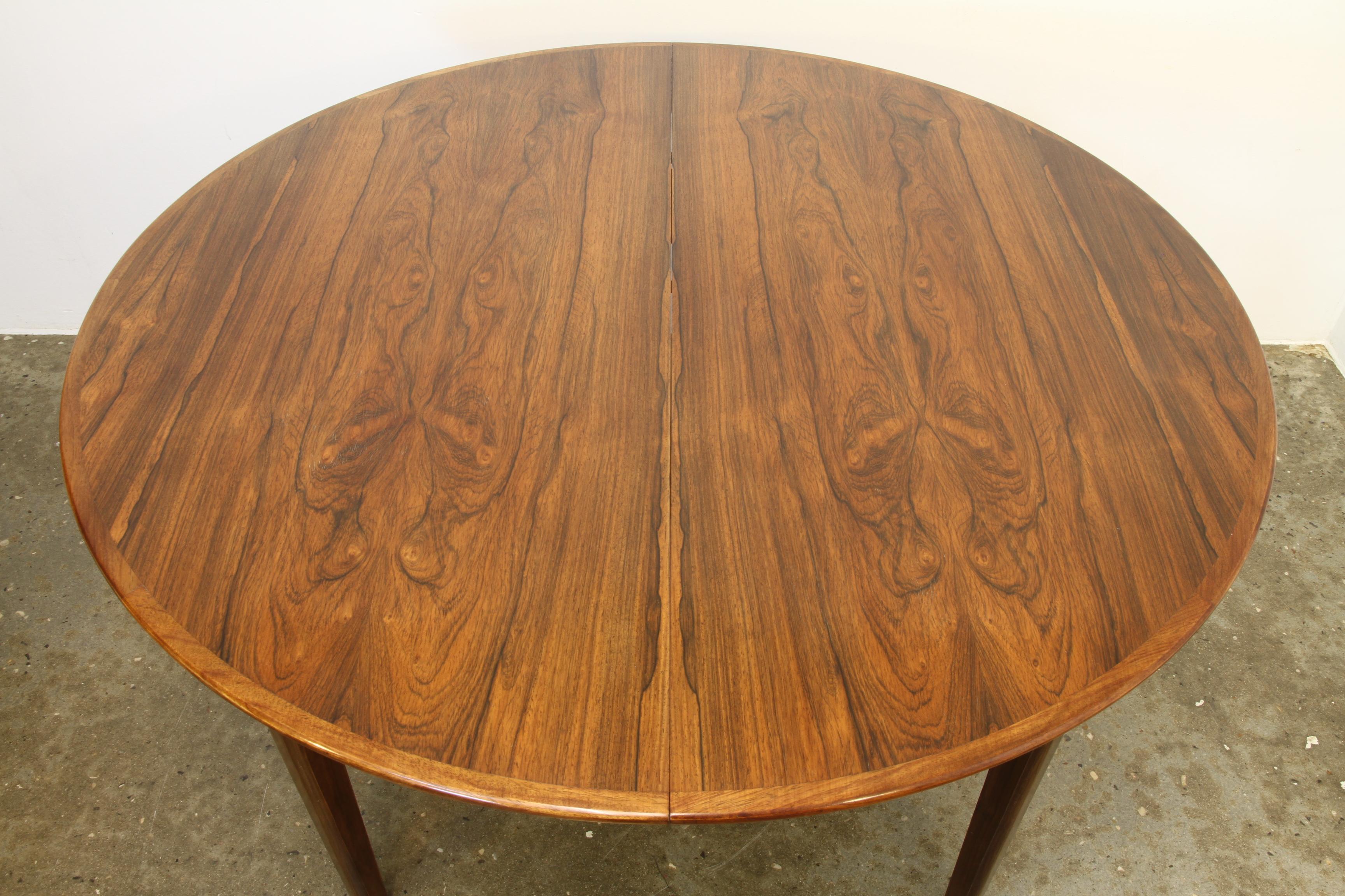 Danish Rosewood Round Dining Table, 1960s In Good Condition In Asaa, DK