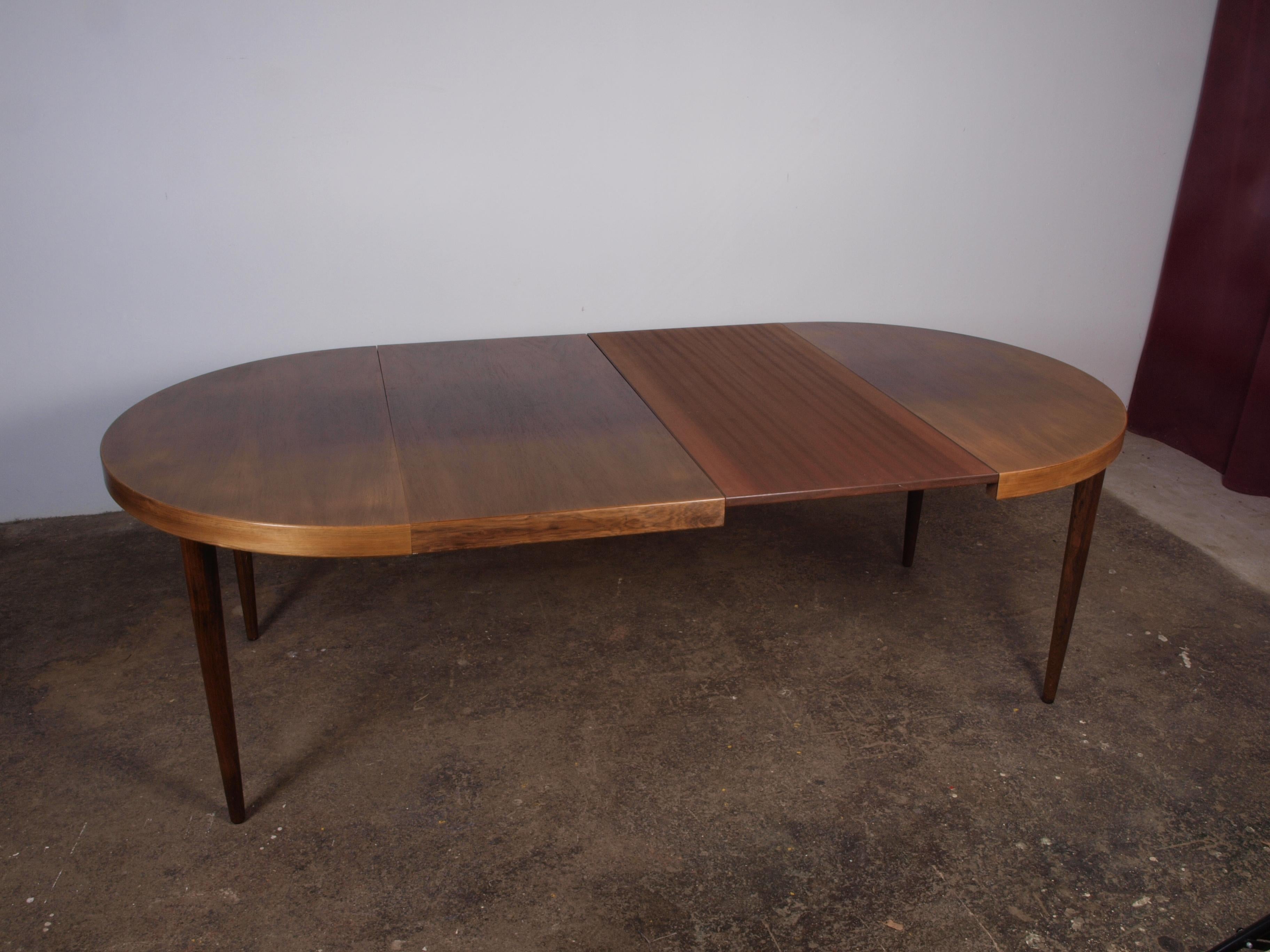 Danish Rosewood Round Extension Table in the style Kai Kristiansen, 1960s For Sale 8