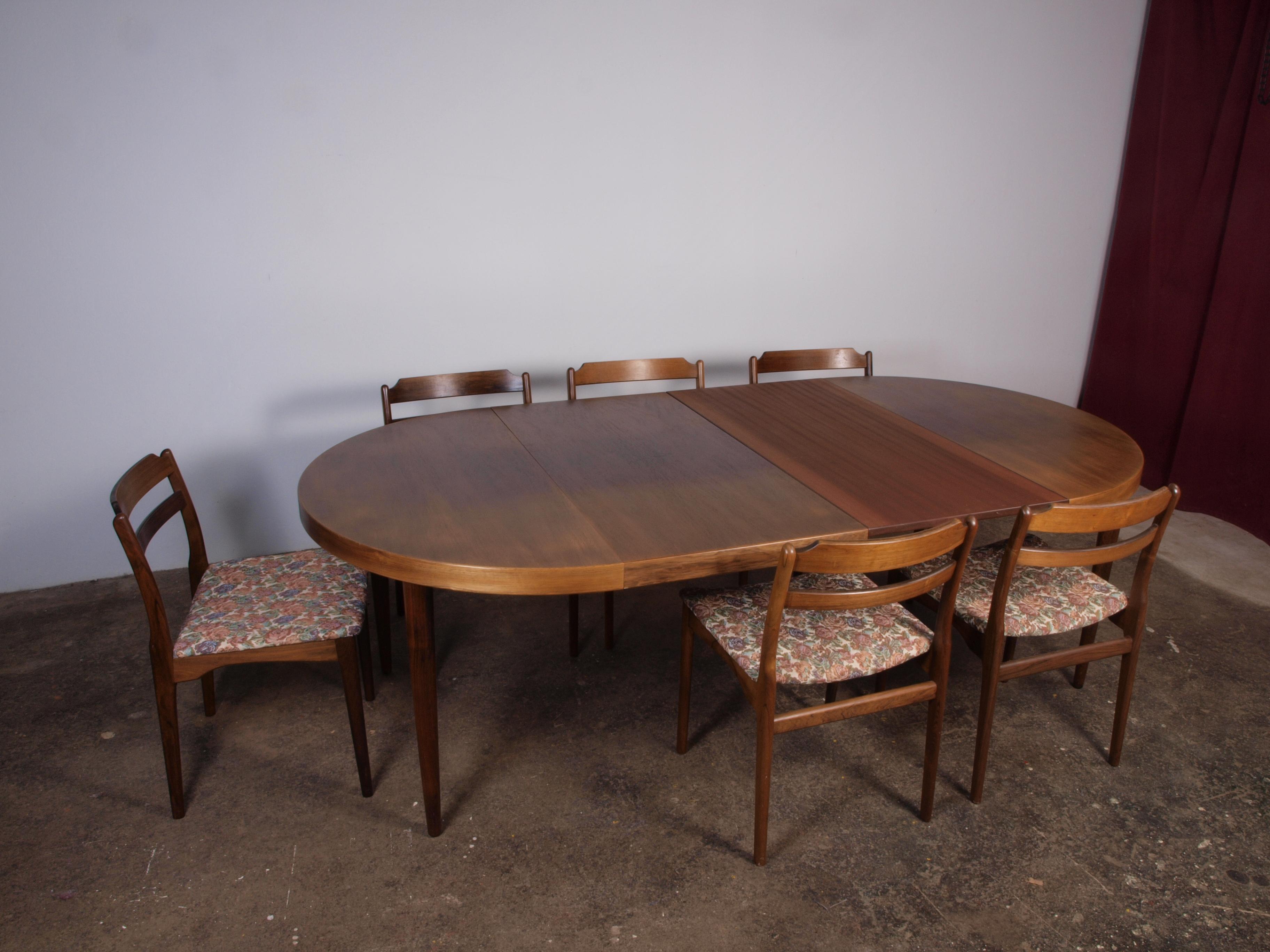 Danish Rosewood Round Extension Table in the style Kai Kristiansen, 1960s For Sale 11