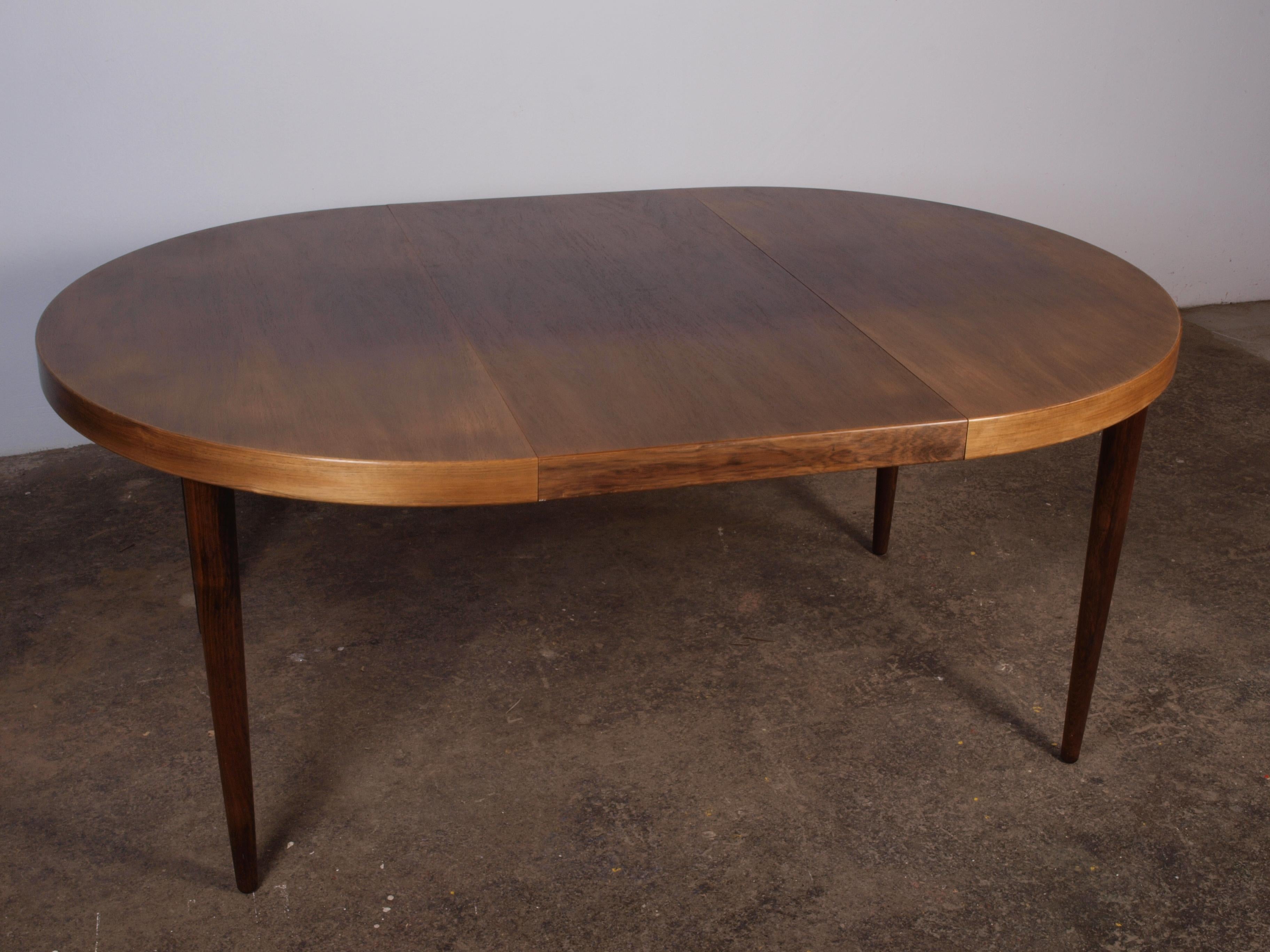 Danish Rosewood Round Extension Table in the style Kai Kristiansen, 1960s For Sale 14