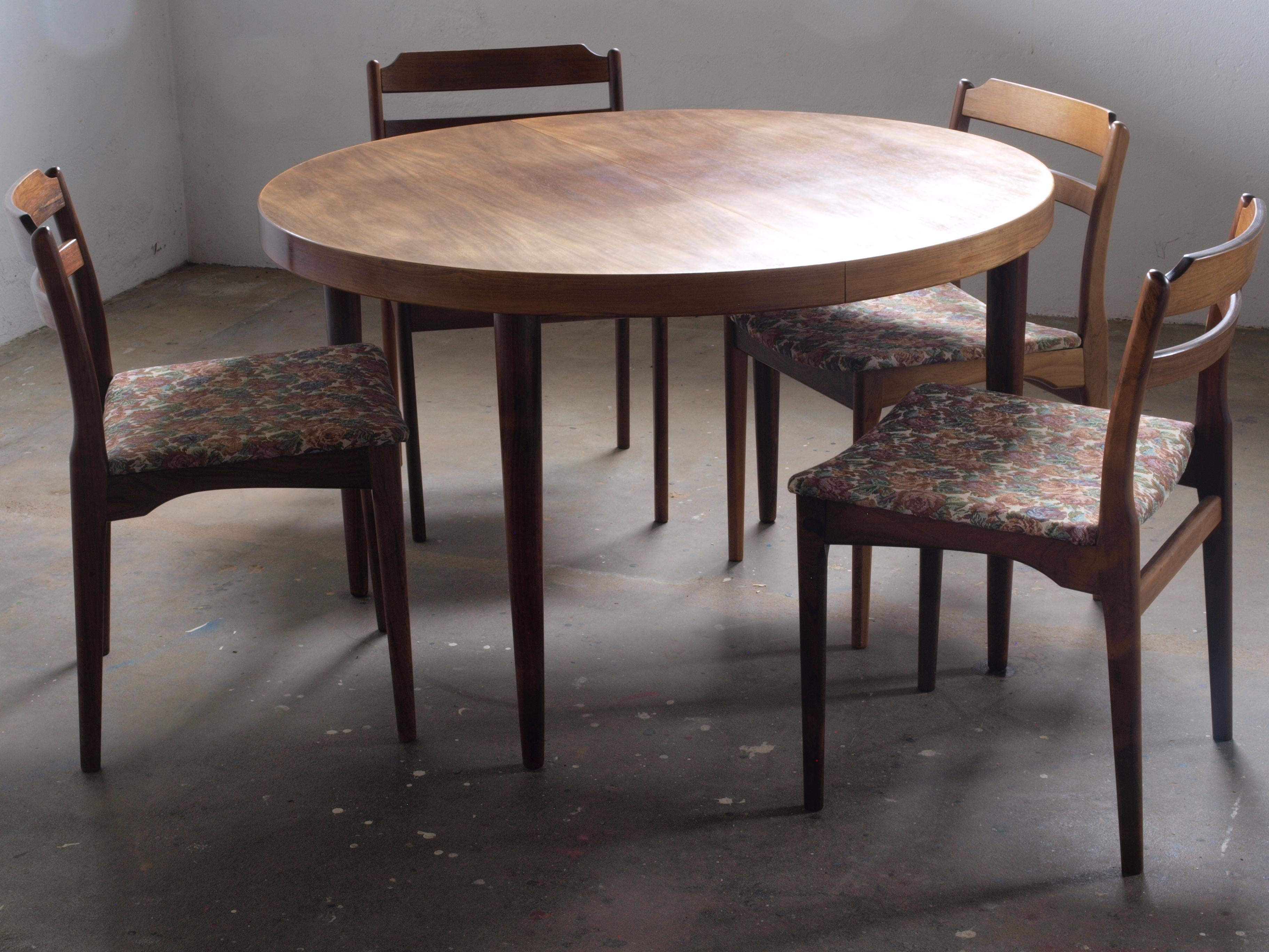 Mid-20th Century Danish Rosewood Round Extension Table in the style Kai Kristiansen, 1960s For Sale
