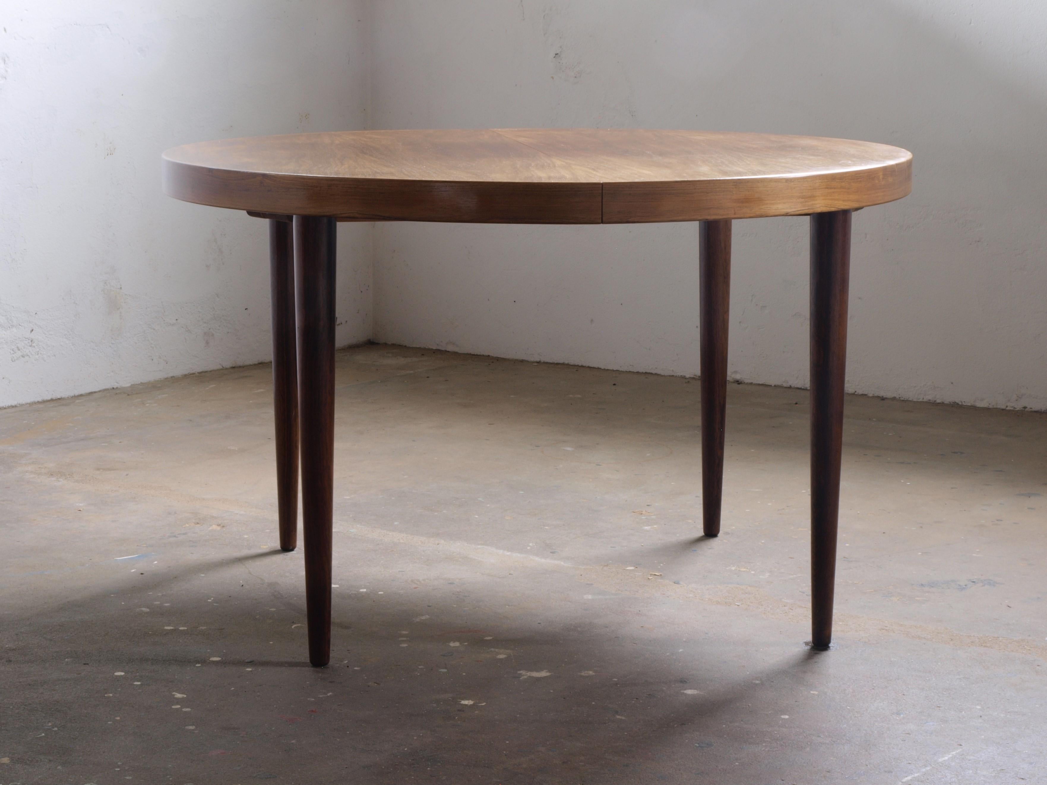 Danish Rosewood Round Extension Table in the style Kai Kristiansen, 1960s For Sale 3