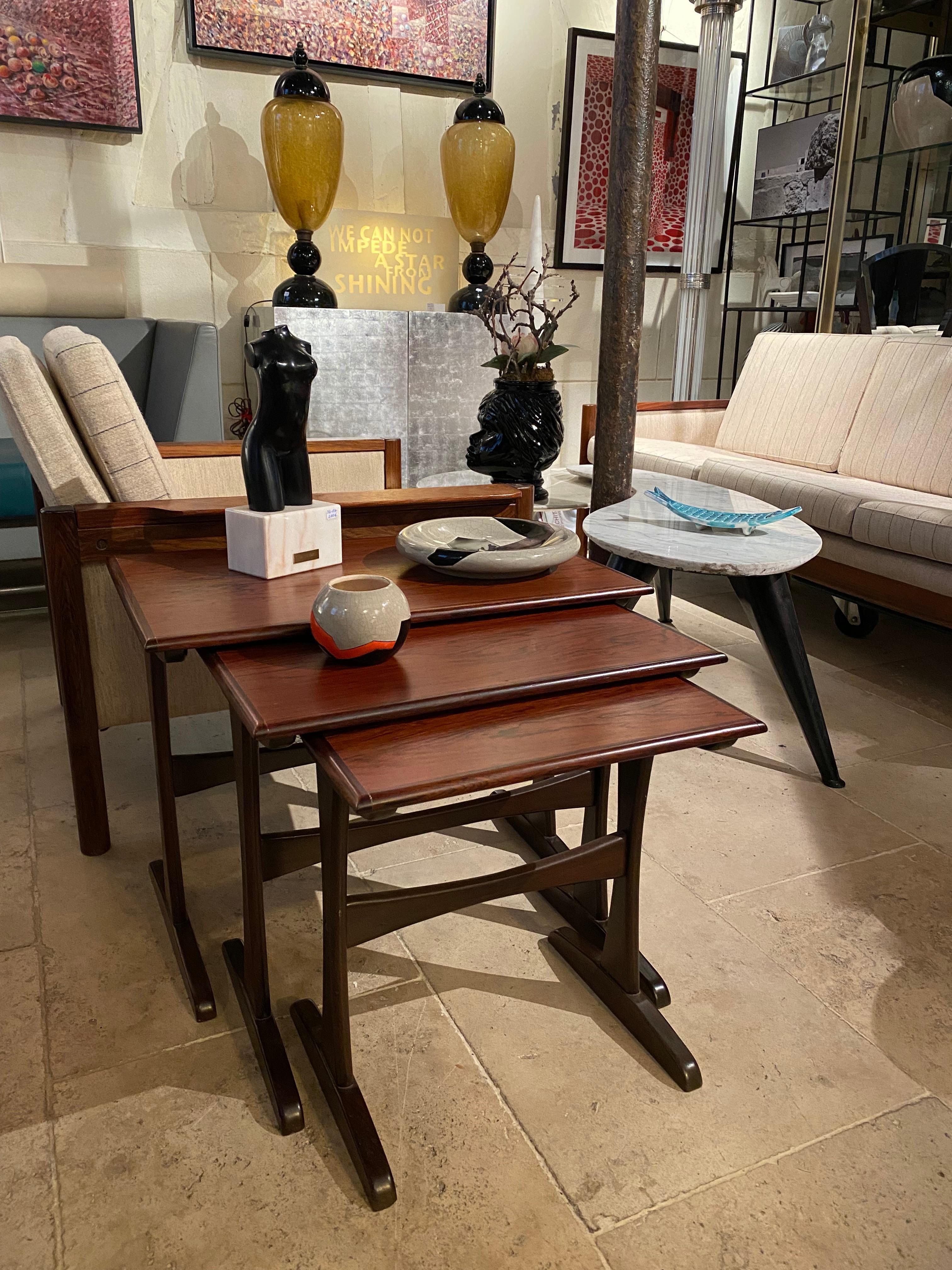 Danish Rosewood Set Nesting Tables by Kai Kristiansen, 1960 In Good Condition For Sale In Paris, France
