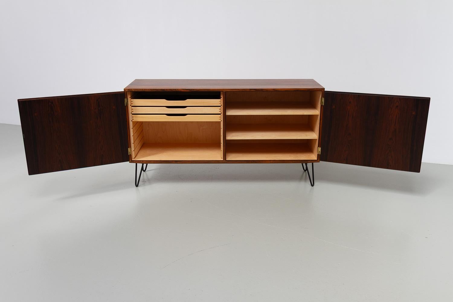 Danish Rosewood Sideboard by Carlo Jensen for Hundevad & Co, 1960s. For Sale 5