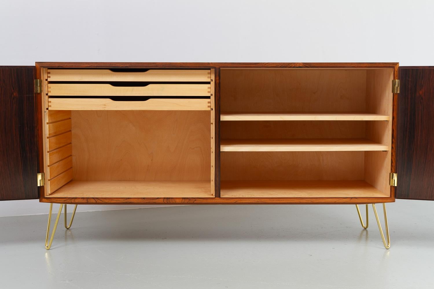 Aparador danés de palisandro de Carlo Jensen para Hundevad & Co, años 60. en venta 3