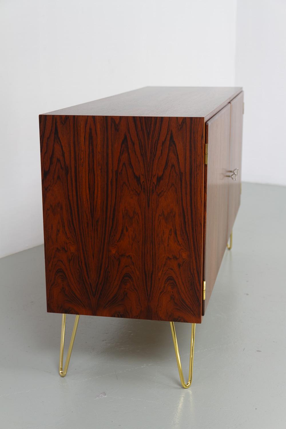 Aparador danés de palisandro de Carlo Jensen para Hundevad & Co, años 60. en venta 6