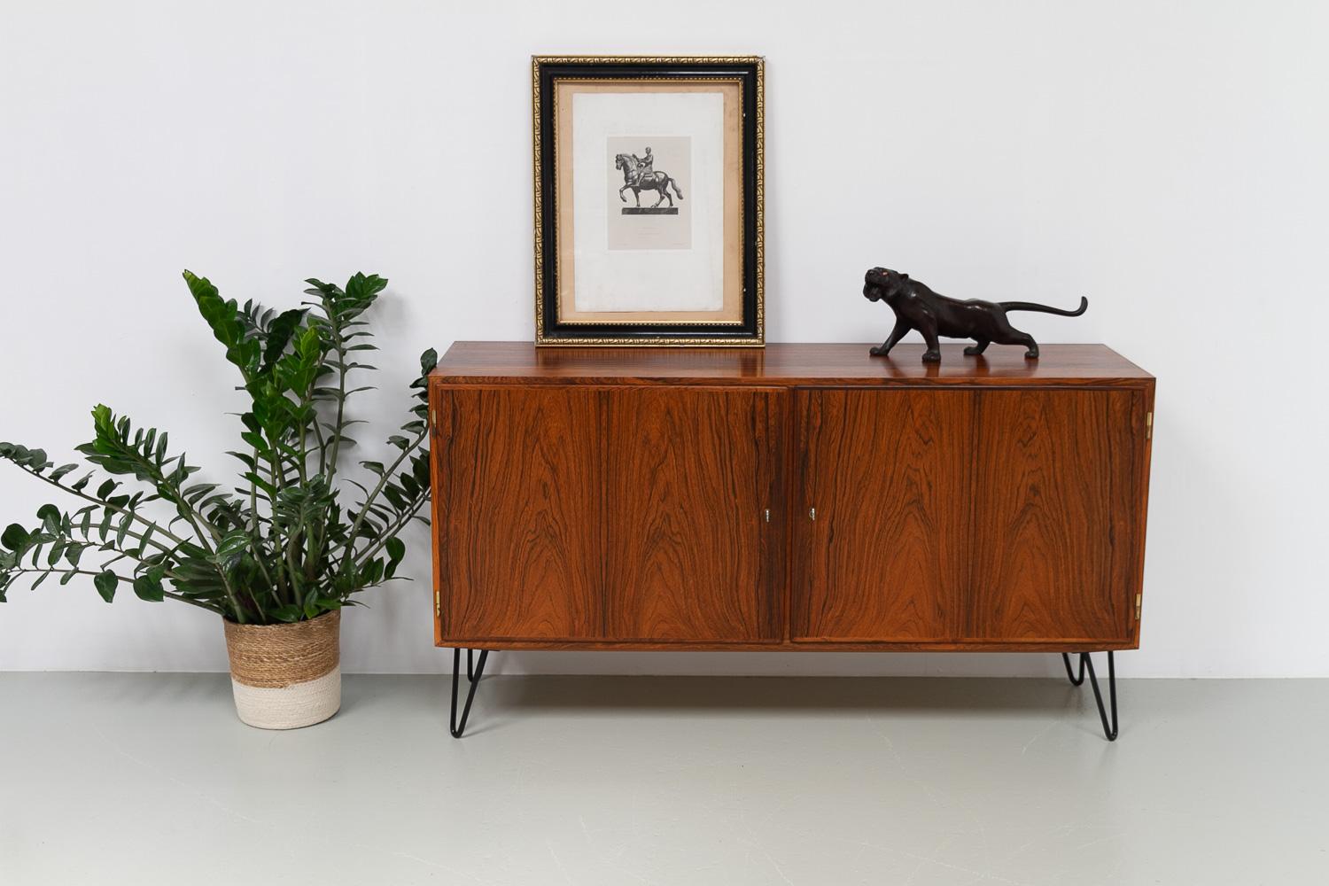 Danish Rosewood Sideboard by Carlo Jensen for Hundevad & Co, 1960s. For Sale 10