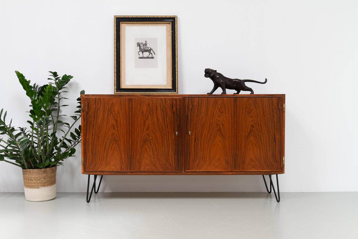 Danish Rosewood Sideboard by Carlo Jensen for Hundevad & Co, 1960s. For Sale 11