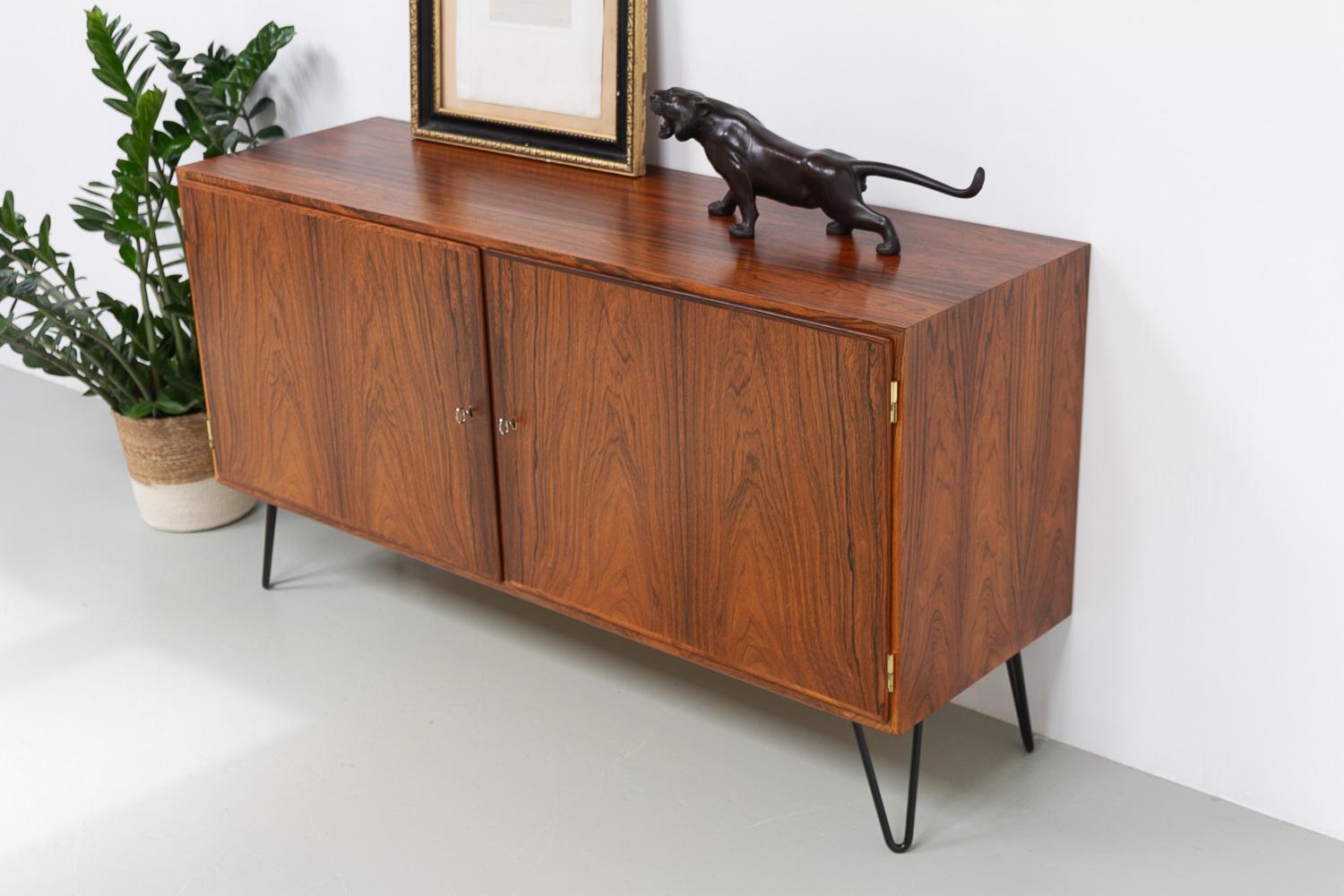 Danish Rosewood Sideboard by Carlo Jensen for Hundevad & Co, 1960s. For Sale 12