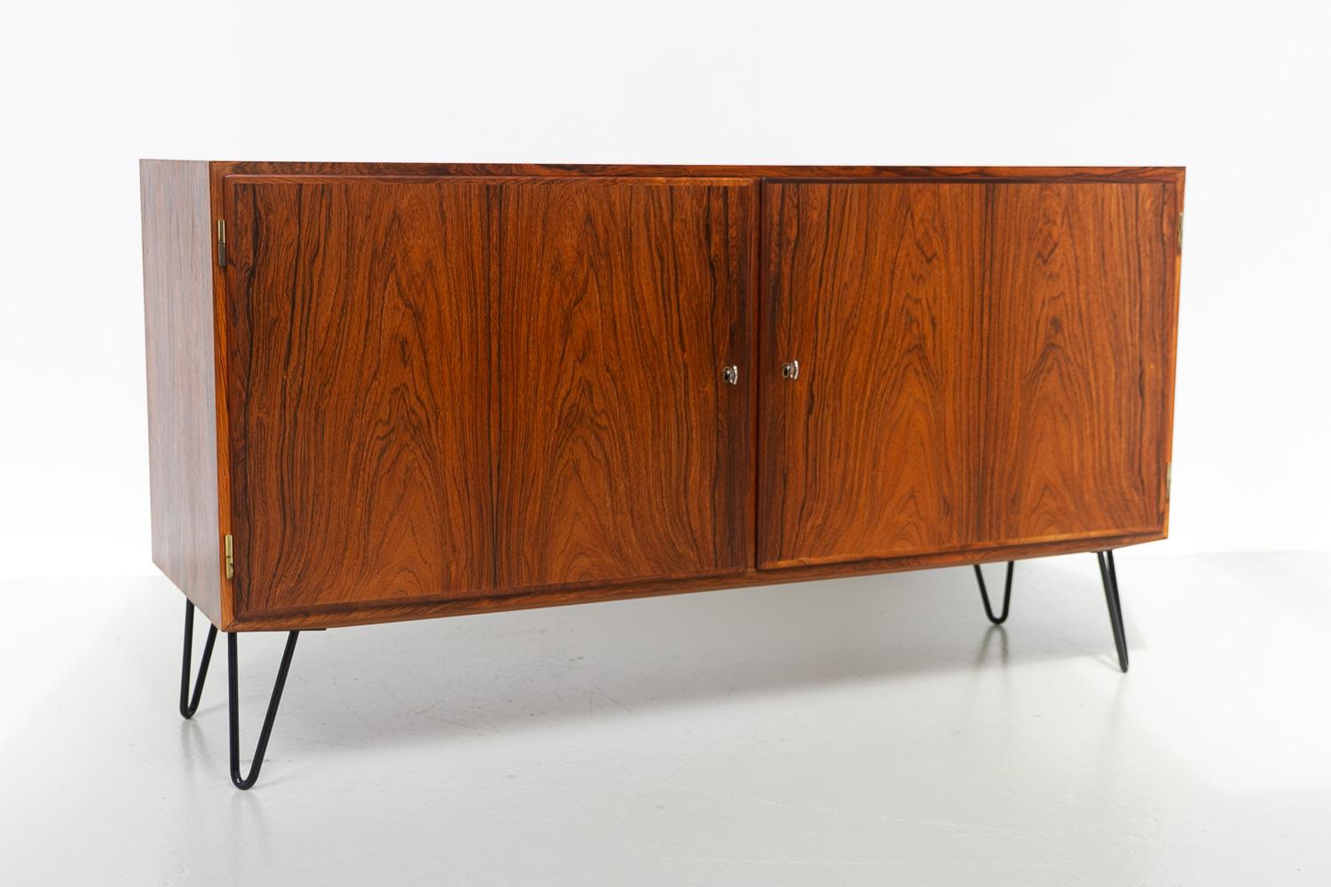 Mid-Century Modern Danish Rosewood Sideboard by Carlo Jensen for Hundevad & Co, 1960s. For Sale