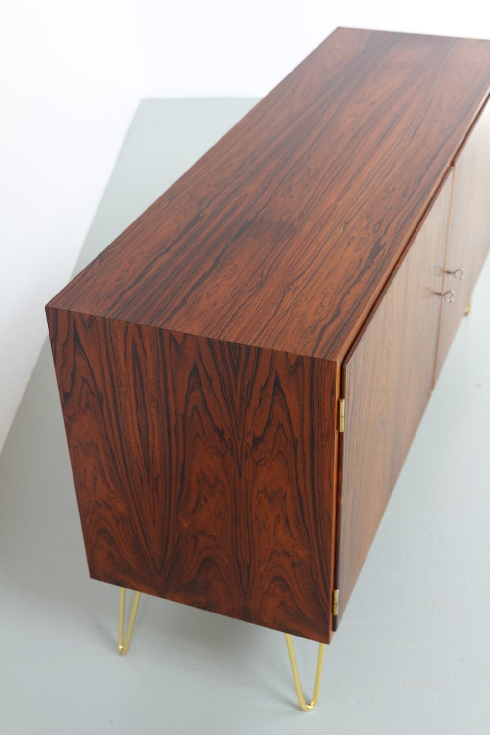 Aparador danés de palisandro de Carlo Jensen para Hundevad & Co, años 60. en Bueno estado para la venta en Asaa, DK