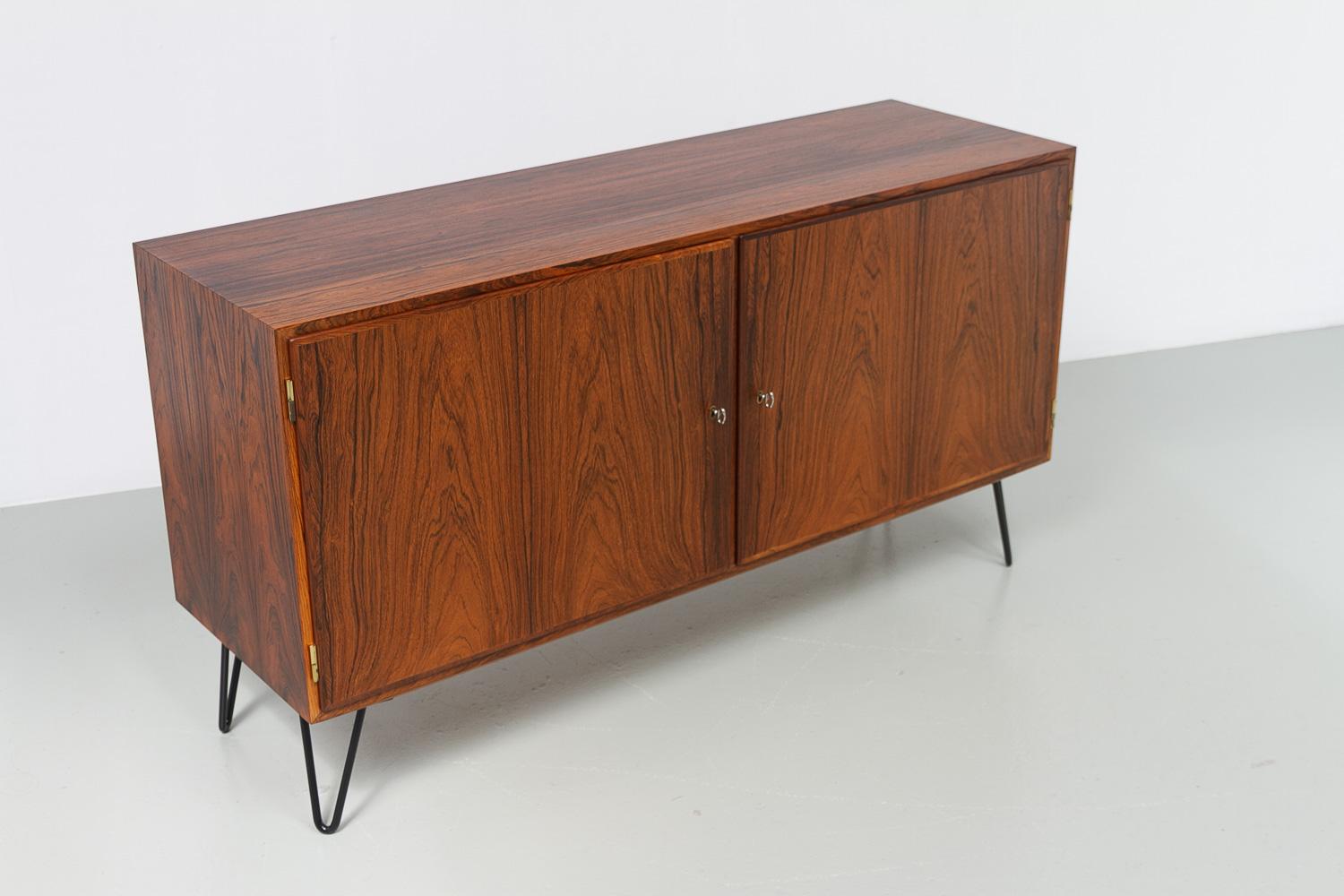 Danish Rosewood Sideboard by Carlo Jensen for Hundevad & Co, 1960s. For Sale 2
