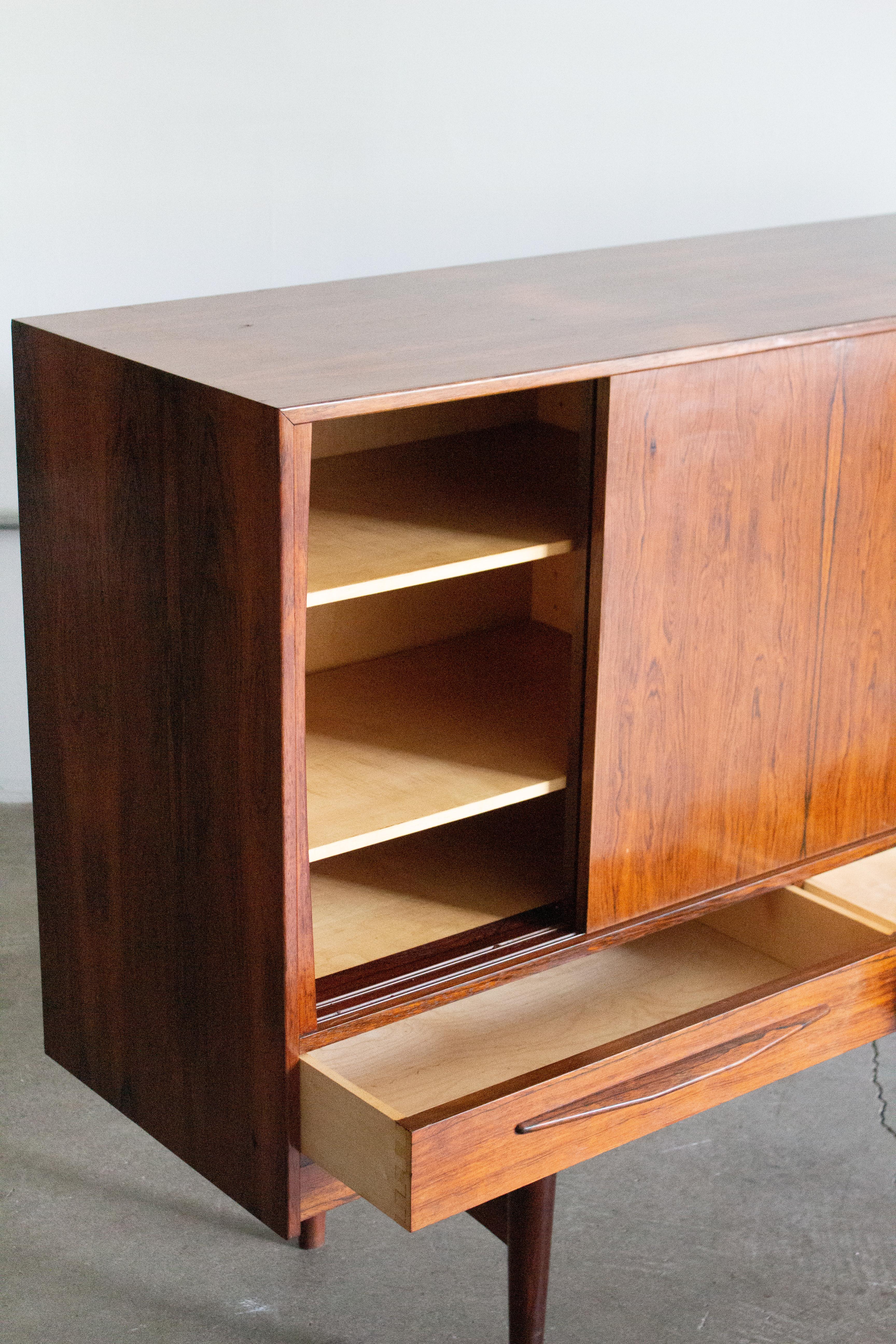 Dänisches palisanderholz-sideboard von e.w. Bach im Angebot 7