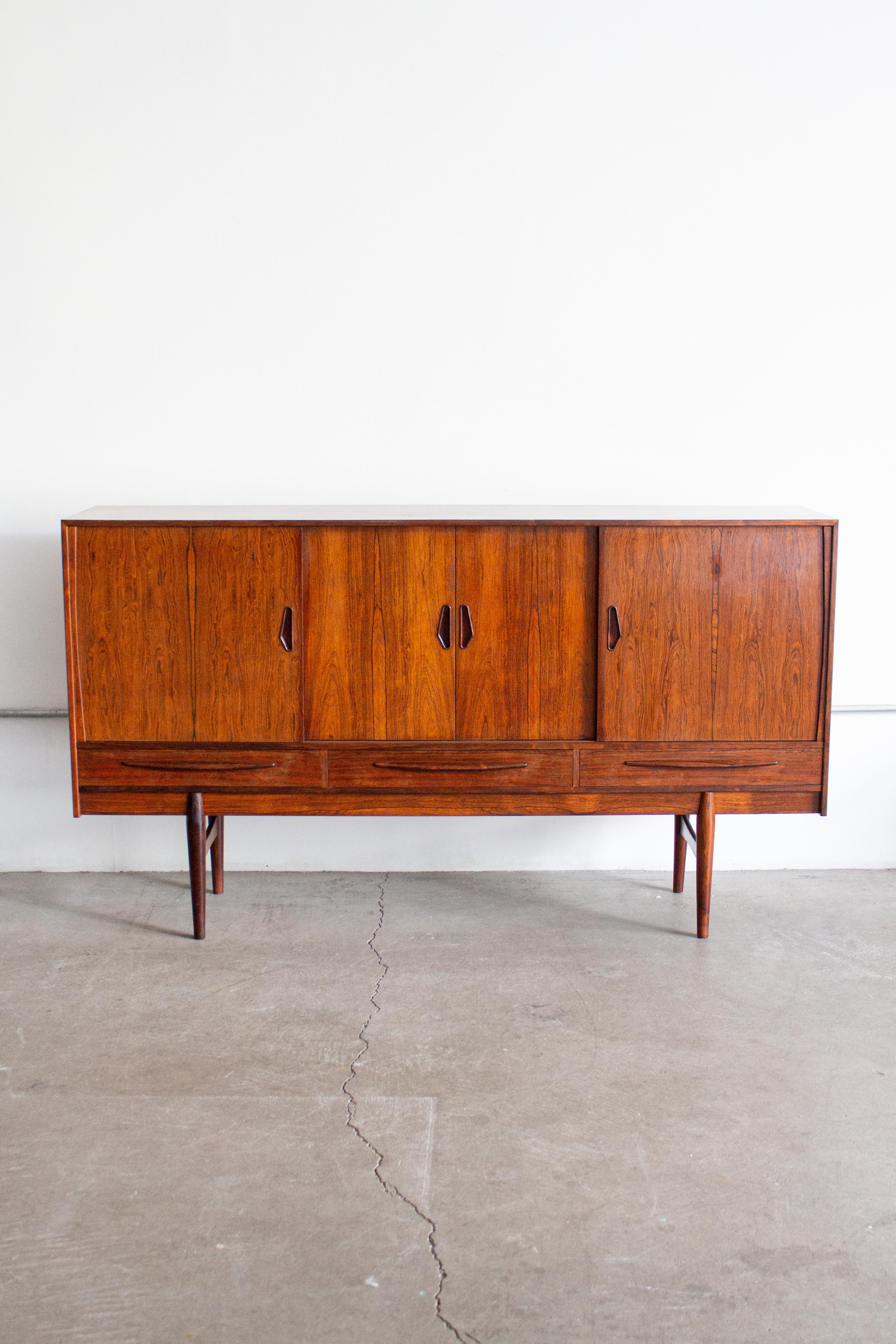 Dänisches palisanderholz-sideboard von e.w. Bach (Moderne der Mitte des Jahrhunderts) im Angebot