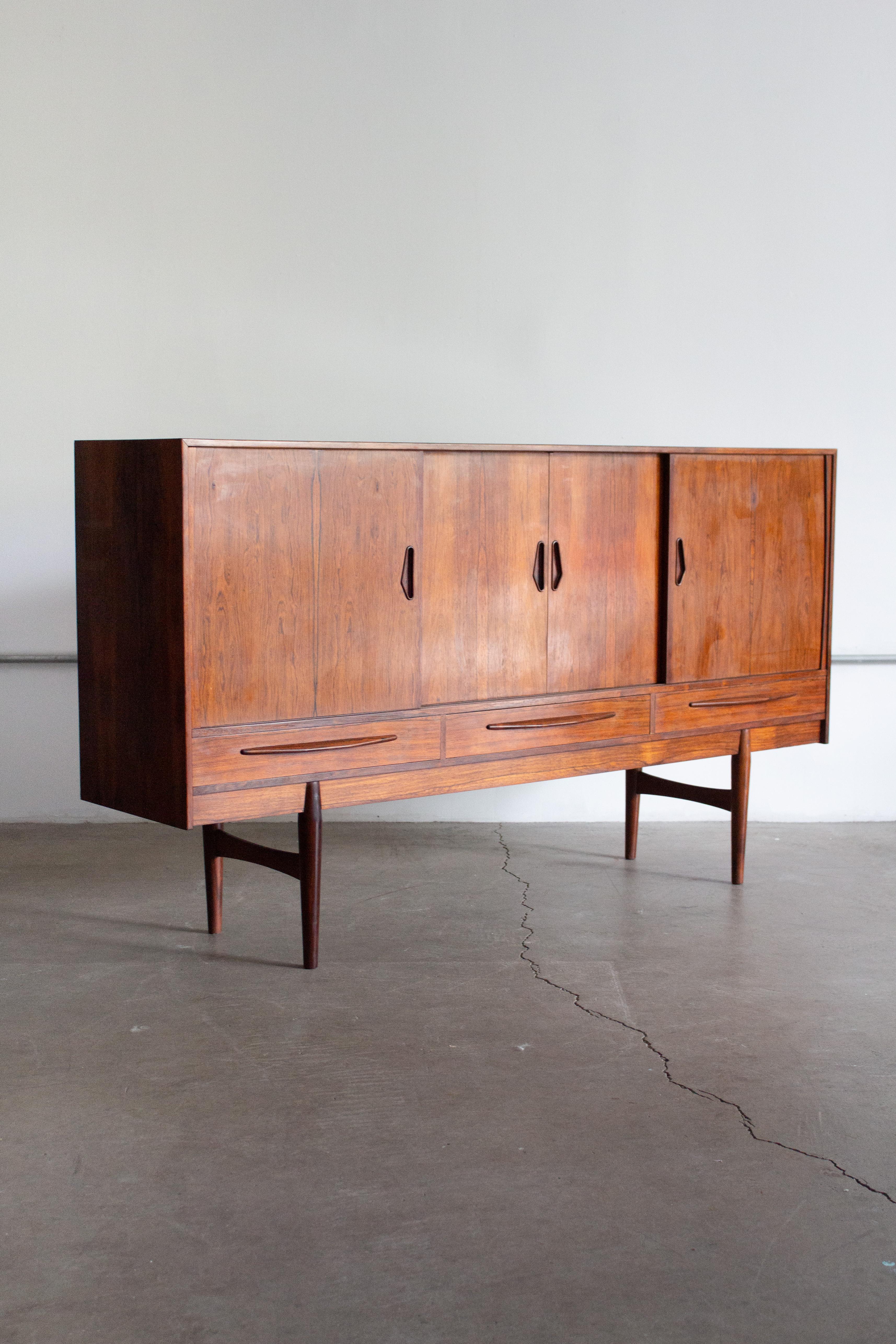 Dänisches palisanderholz-sideboard von e.w. Bach (Mitte des 20. Jahrhunderts) im Angebot