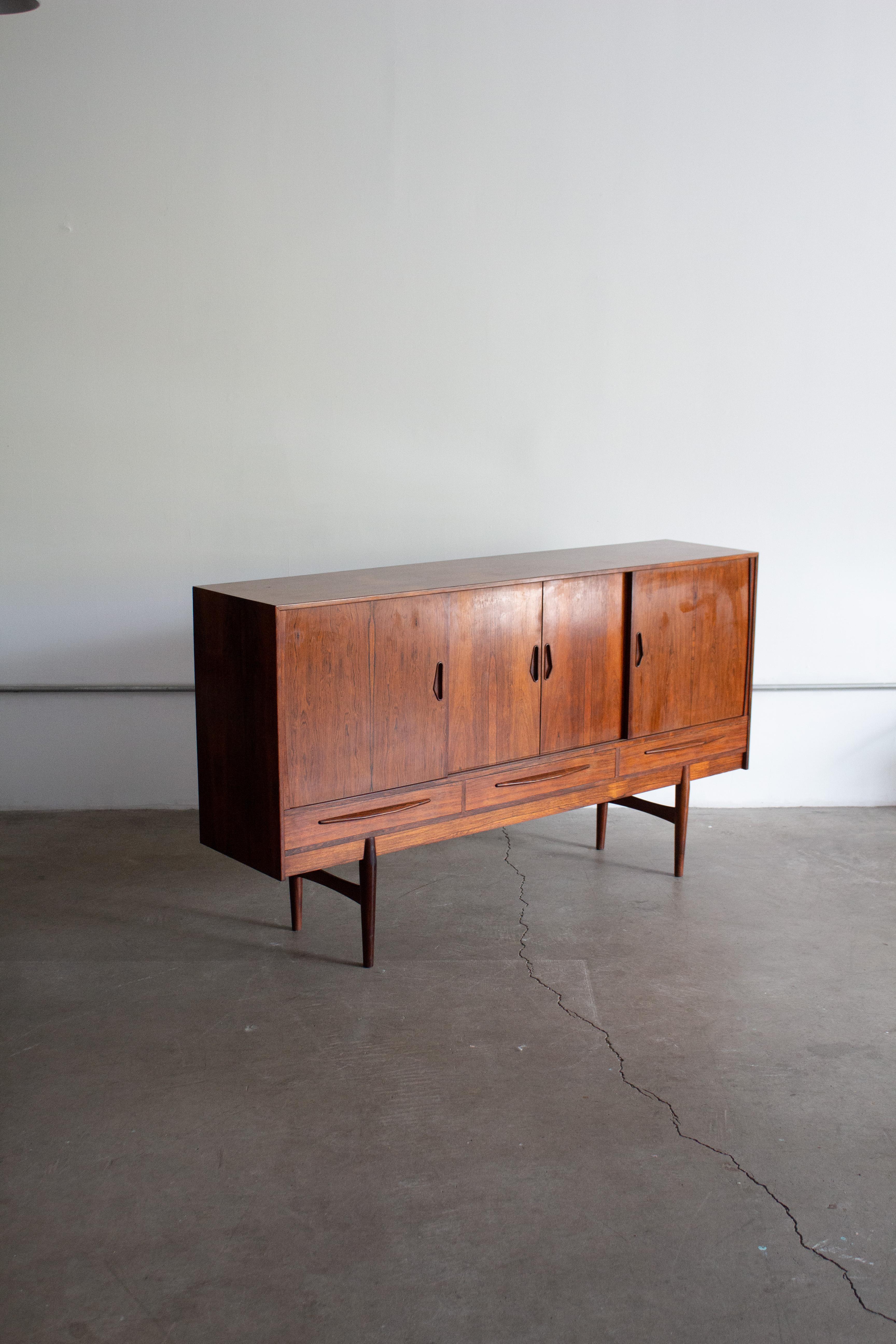 Dänisches palisanderholz-sideboard von e.w. Bach (Rosenholz) im Angebot