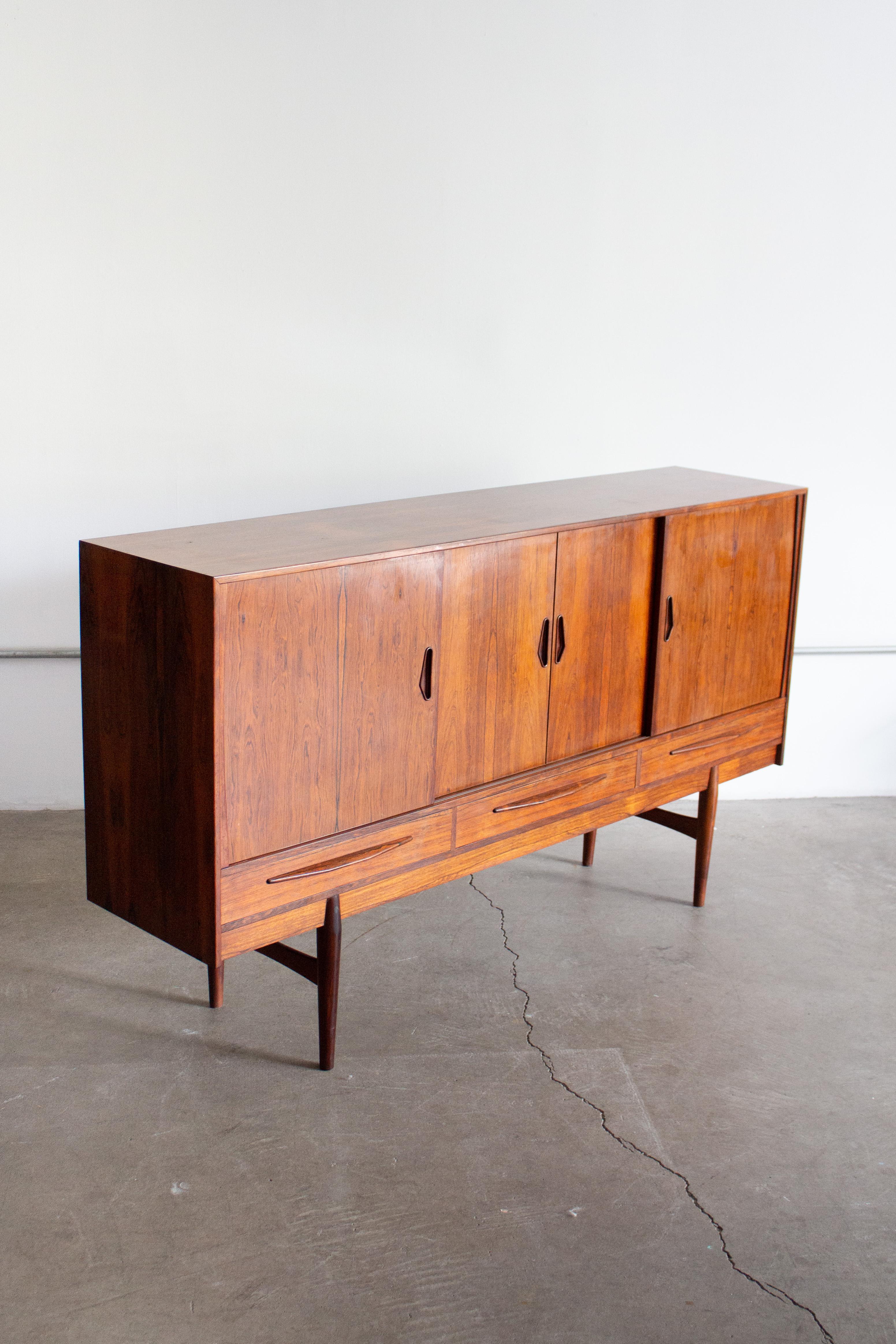 Dänisches palisanderholz-sideboard von e.w. Bach im Angebot 1