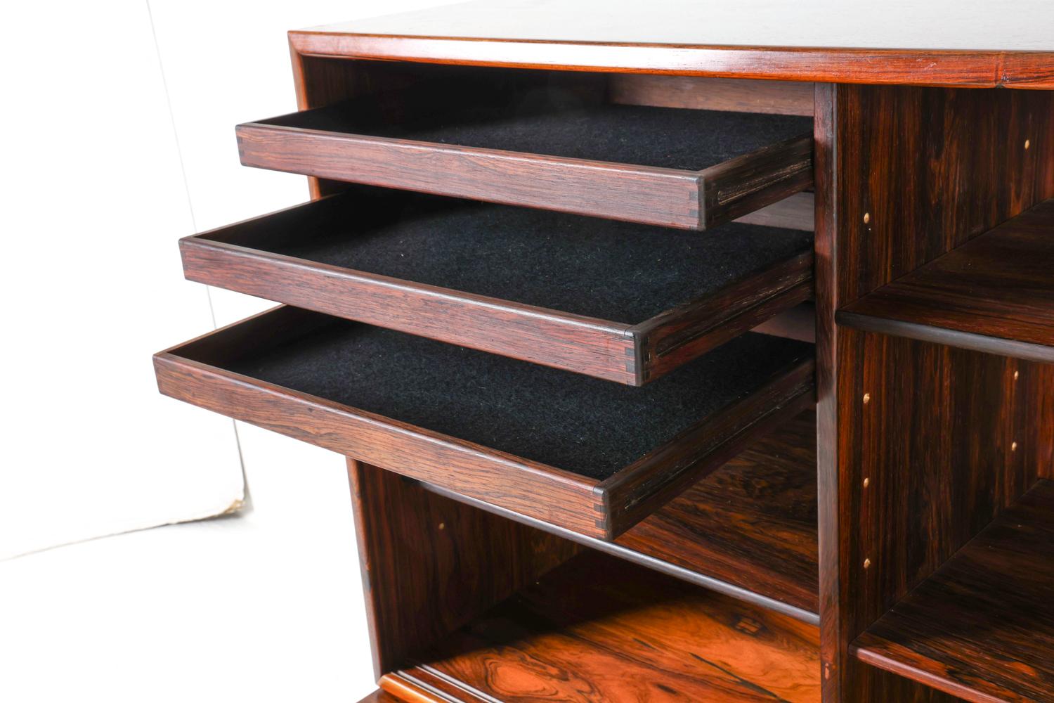 Dänisches Palisander-Sideboard von Kai Kristiansen, ca. 1960er Jahre im Angebot 5