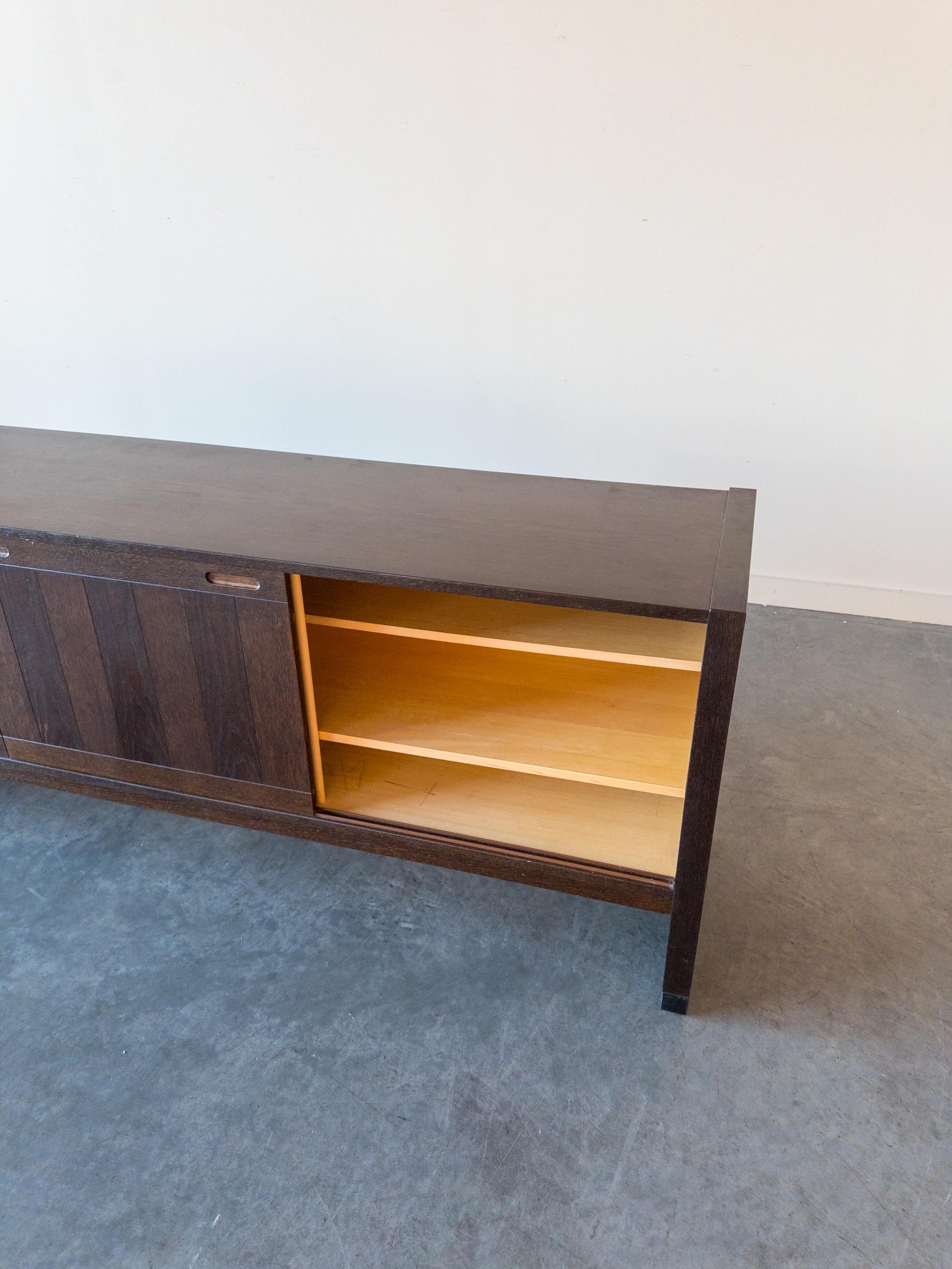 Buffet danois en bois de rose par Skovby Møbelfabrik A/S en vente 1