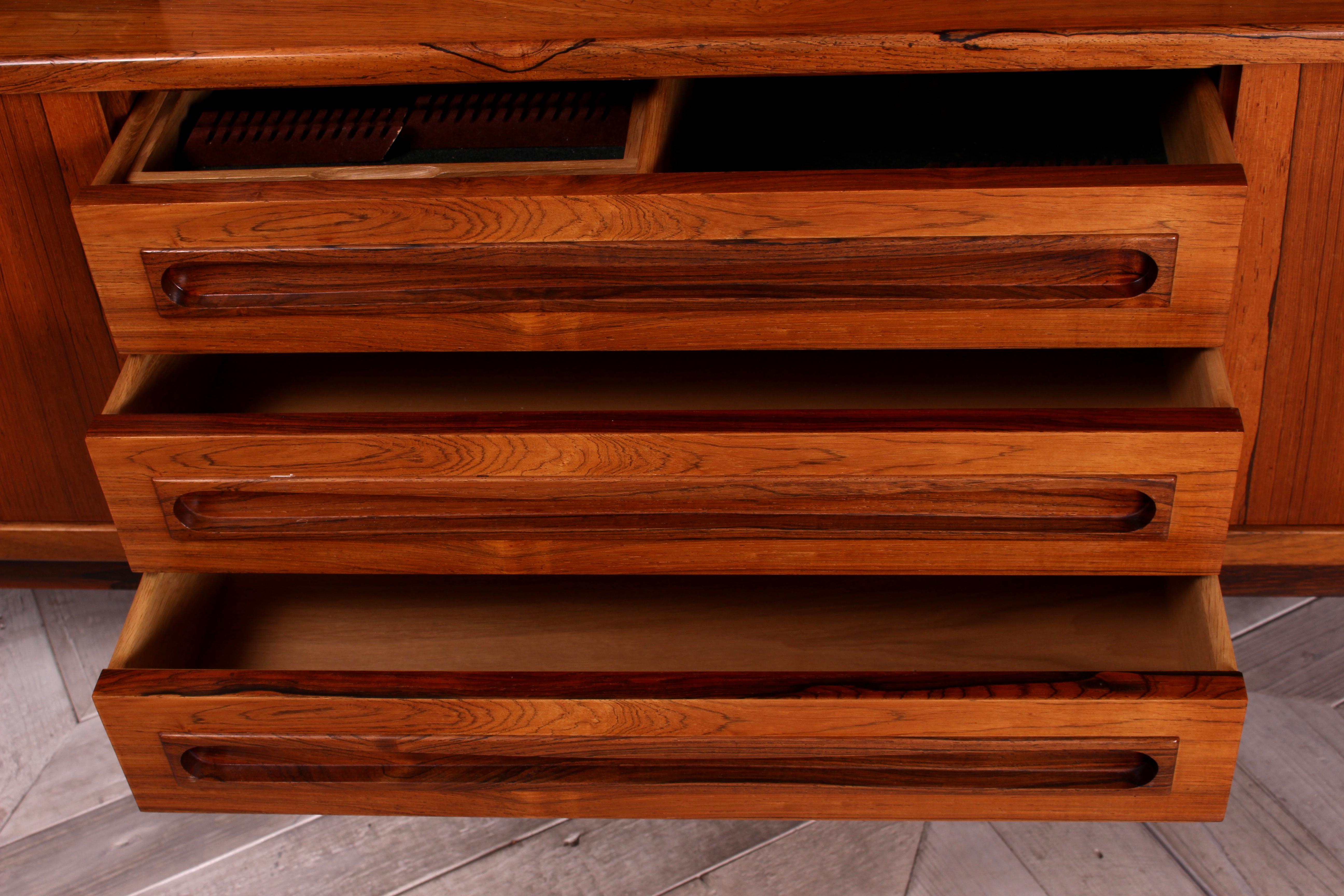 Danish Rosewood Sideboard Credenza by Johannes Andersen, circa 1960 In Good Condition For Sale In Heathfield, East Sussex