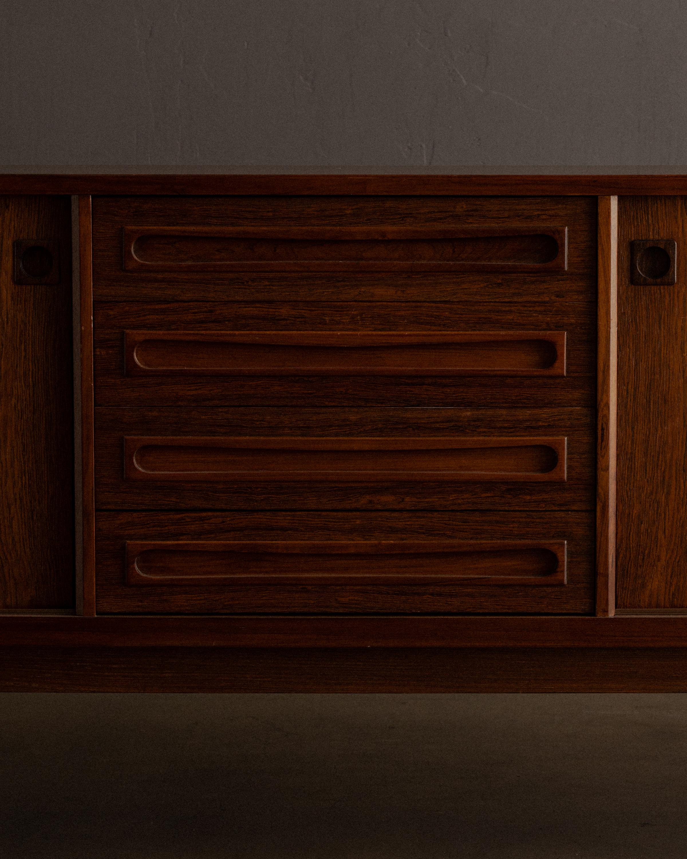 Dänisches Palisander Sideboard (Moderne der Mitte des Jahrhunderts) im Angebot