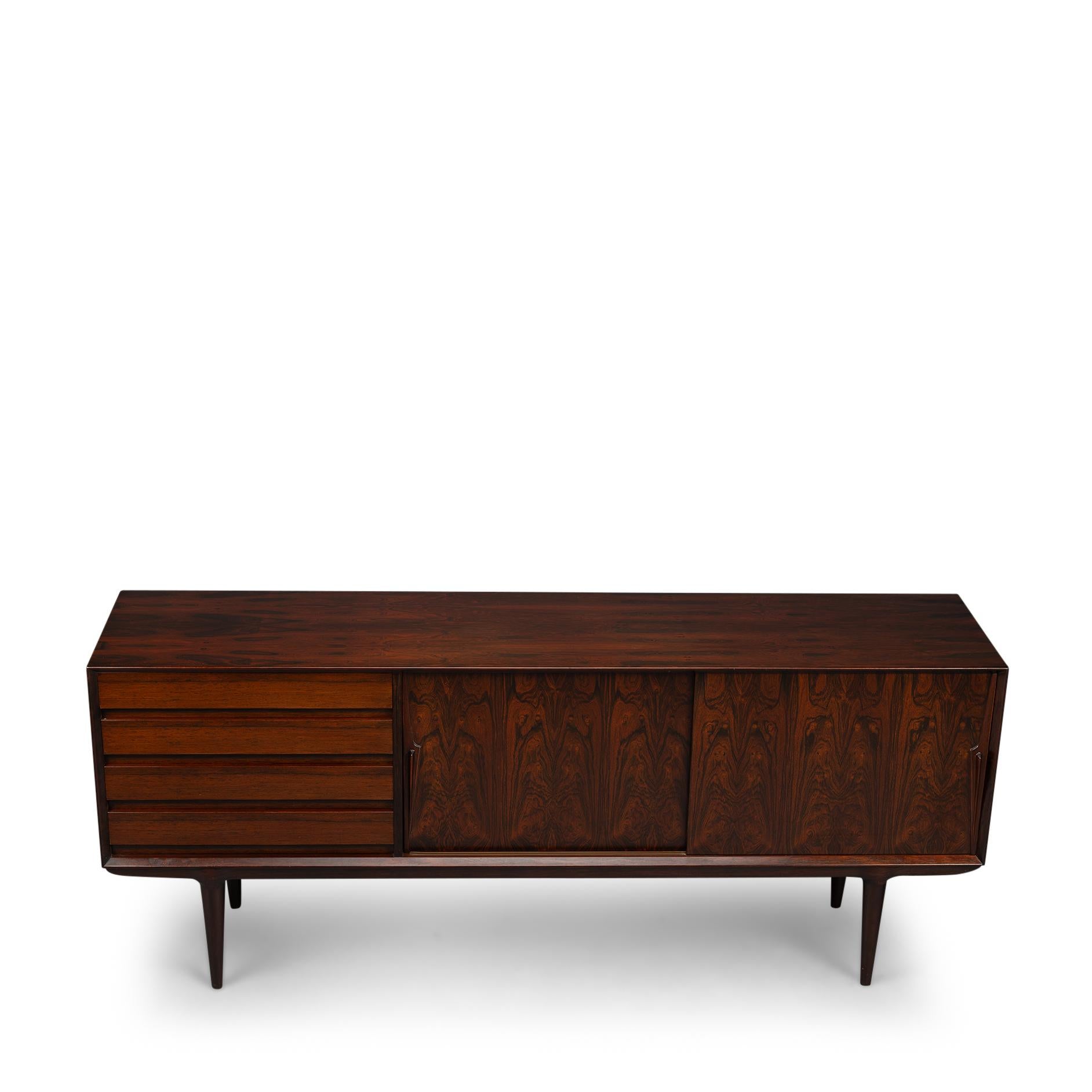 Aparador danés de palisandro Model No. 18 de Gunni Omann para Omann Jun, años 60 en venta 3