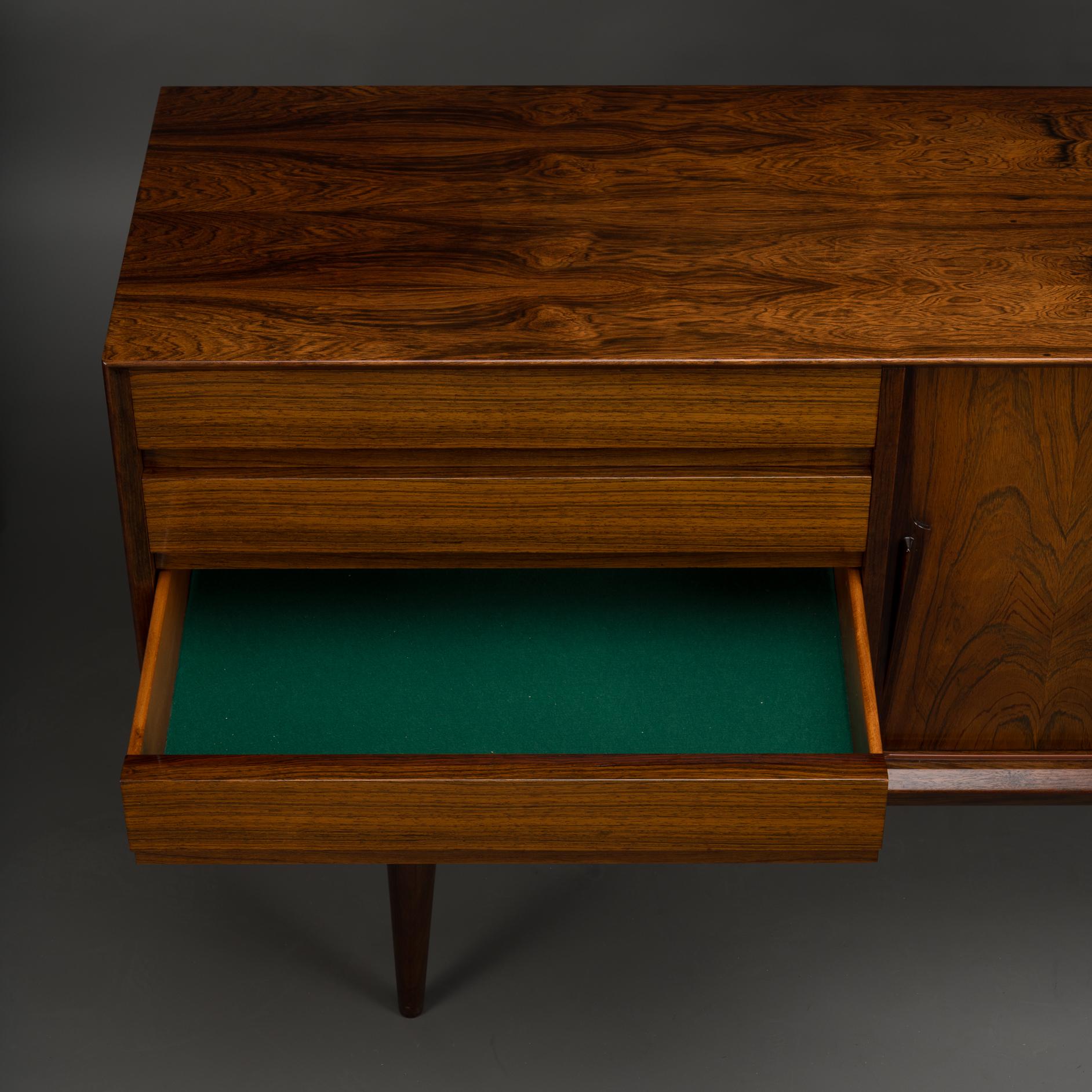 Danish Rosewood Sideboard Model No. 18 by Gunni Omann for Omann Jun, 1960s in vendita 9