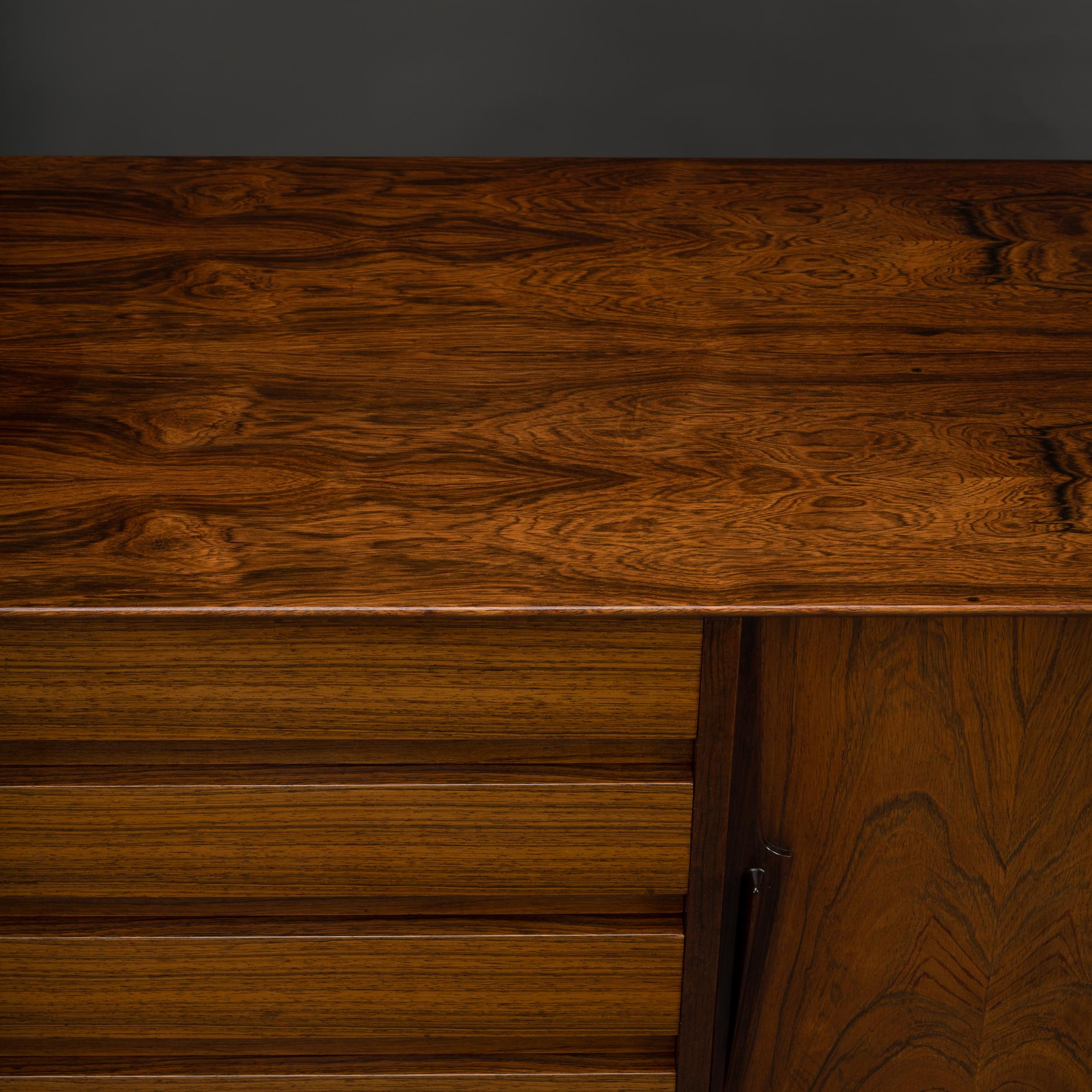 Danish Rosewood Sideboard Model No. 18 by Gunni Omann for Omann Jun, 1960s in vendita 1