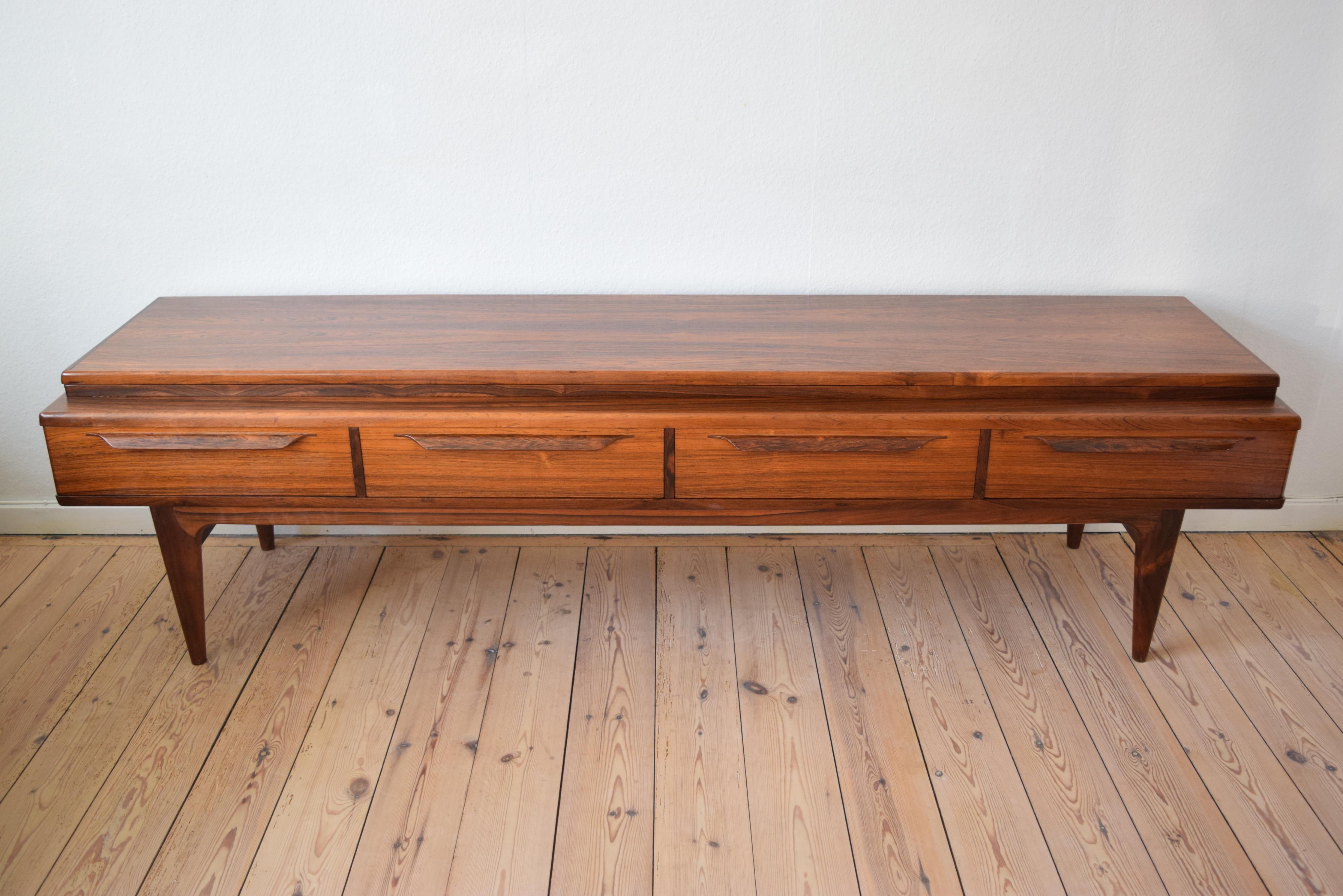 Danish Rosewood Sideboard or Media Console In Good Condition In Nyborg, DK