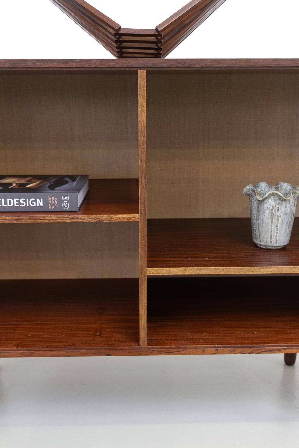 Credenza danese in palissandro con ripiani di HG Furniture, anni '60. in vendita 10