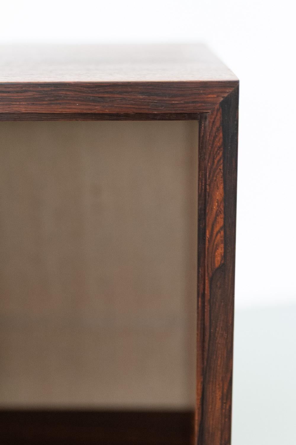 Credenza danese in palissandro con ripiani di HG Furniture, anni '60. in vendita 2