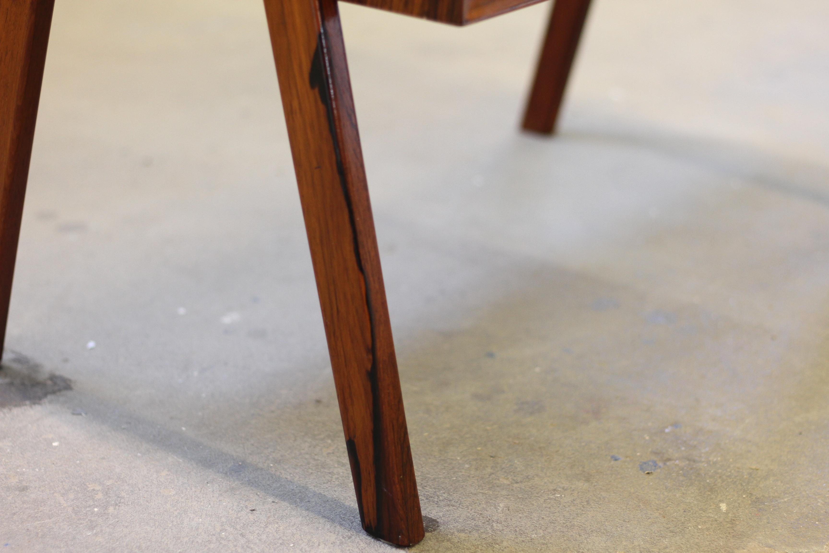 Table danoise en palissandre attribuée à Erling Torvits, Nid de couture, années 1960 Danemark en vente 4