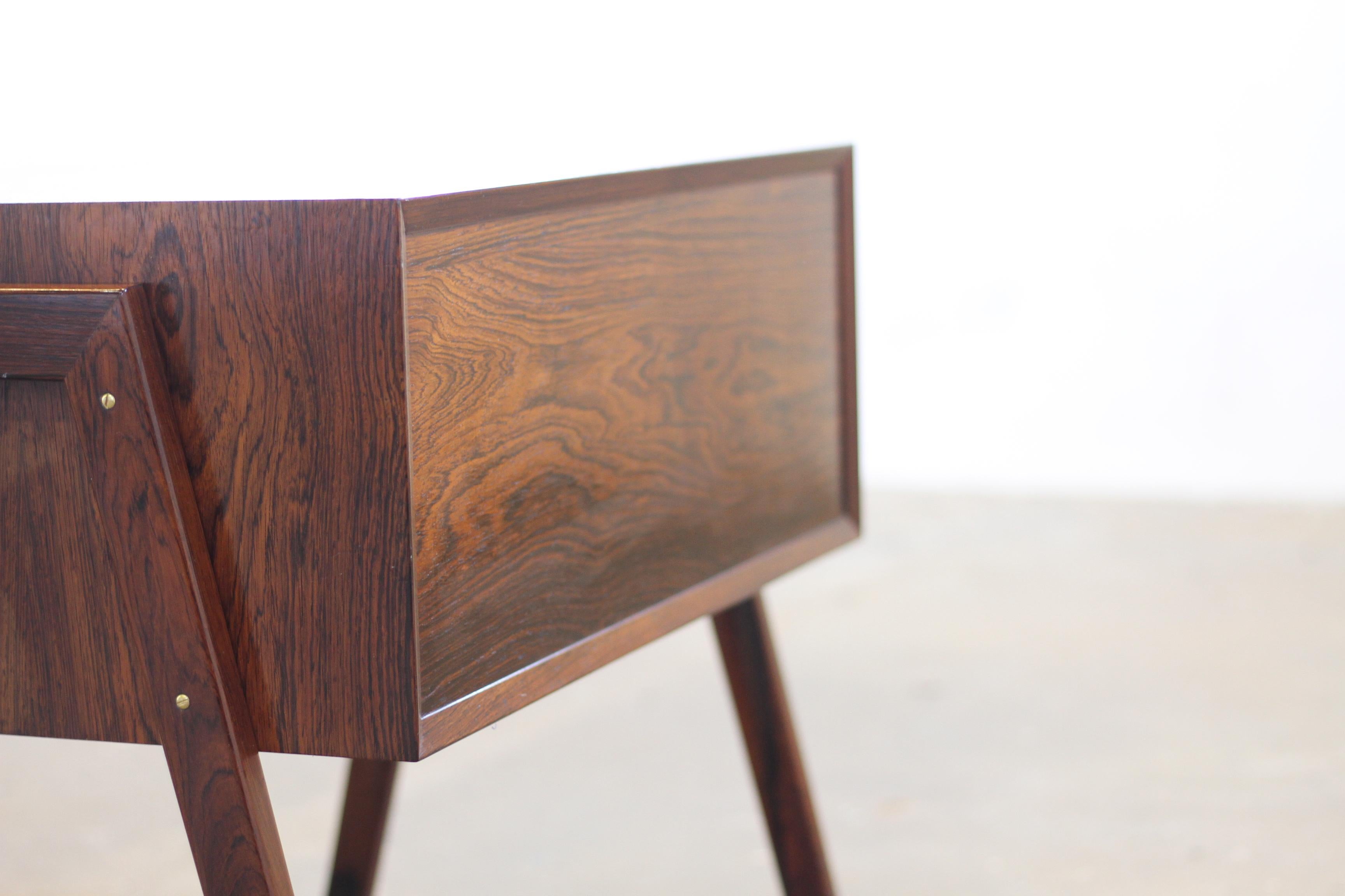 Table danoise en palissandre attribuée à Erling Torvits, Nid de couture, années 1960 Danemark en vente 8
