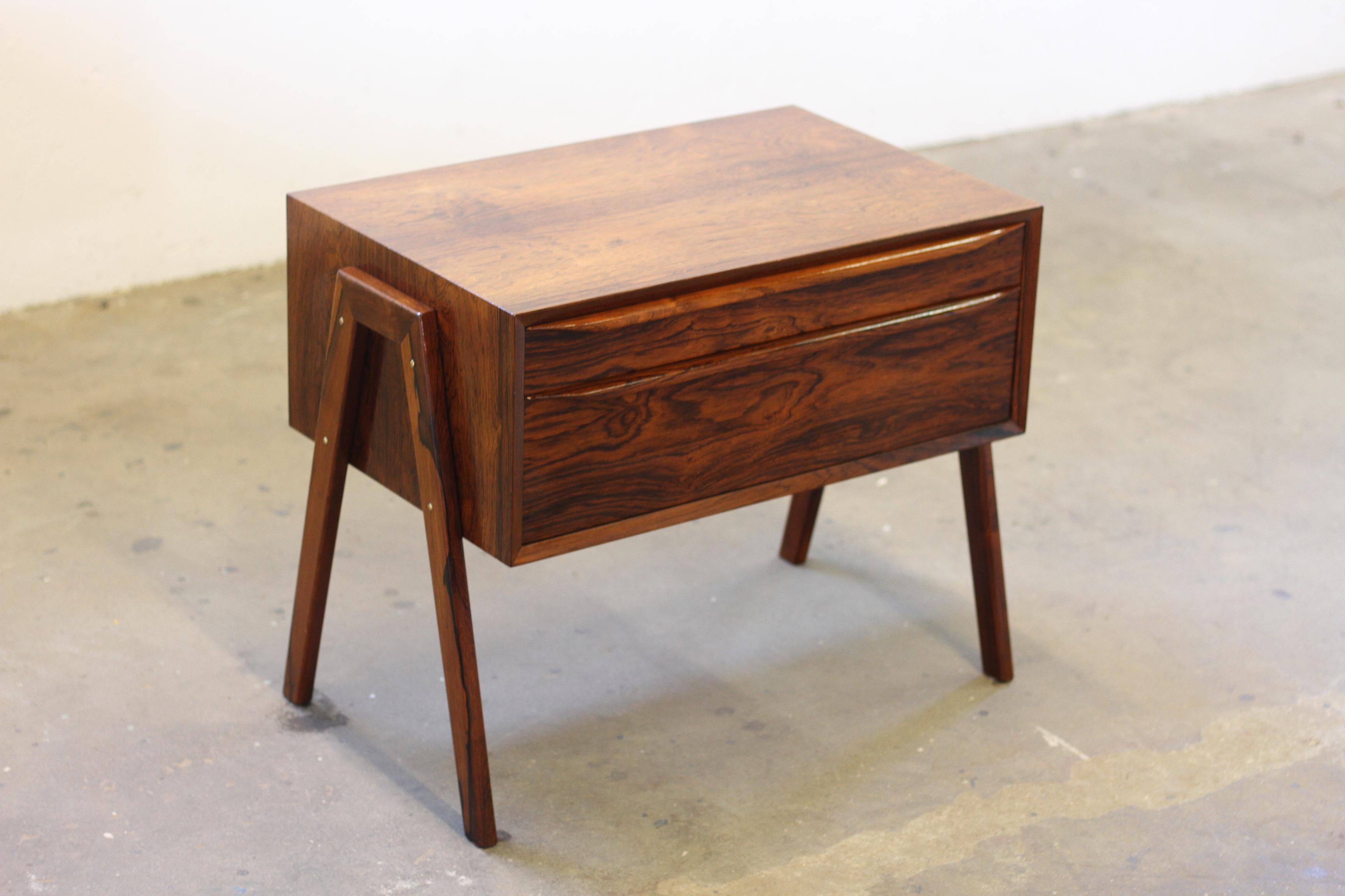 Table danoise en palissandre attribuée à Erling Torvits, Nid de couture, années 1960 Danemark Bon état - En vente à Store Heddinge, DK