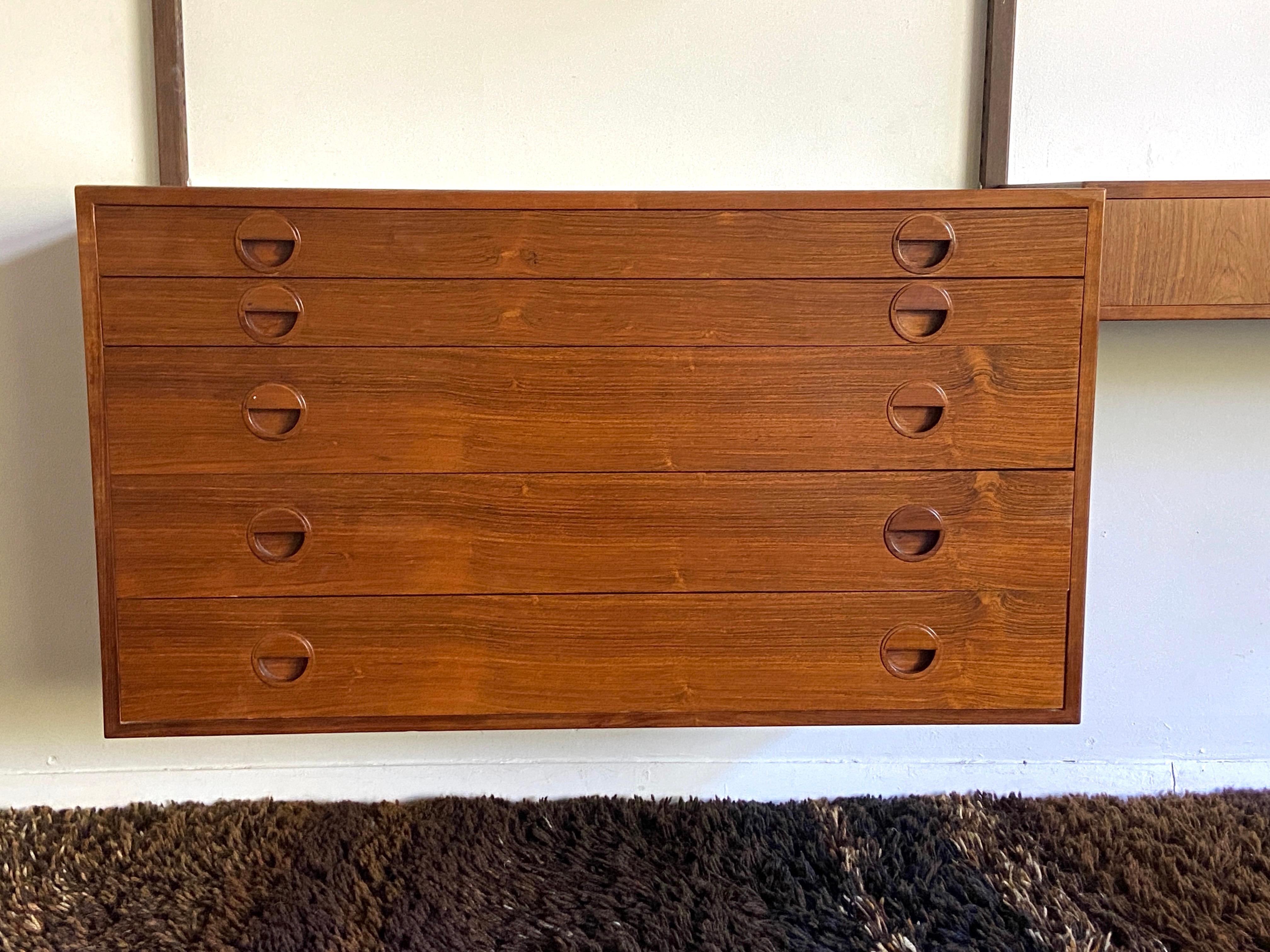 Scandinavo moderno Parete attrezzata in palissandro danese con cassetti e scrivania di Hansen & Guldborg in vendita