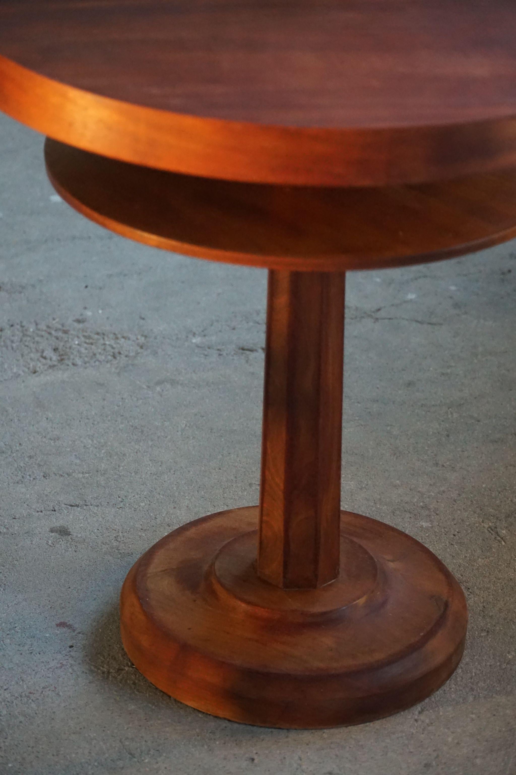 20th Century Danish Round Art Deco Side Table / Coffee Table in Teak, Made in 1940s