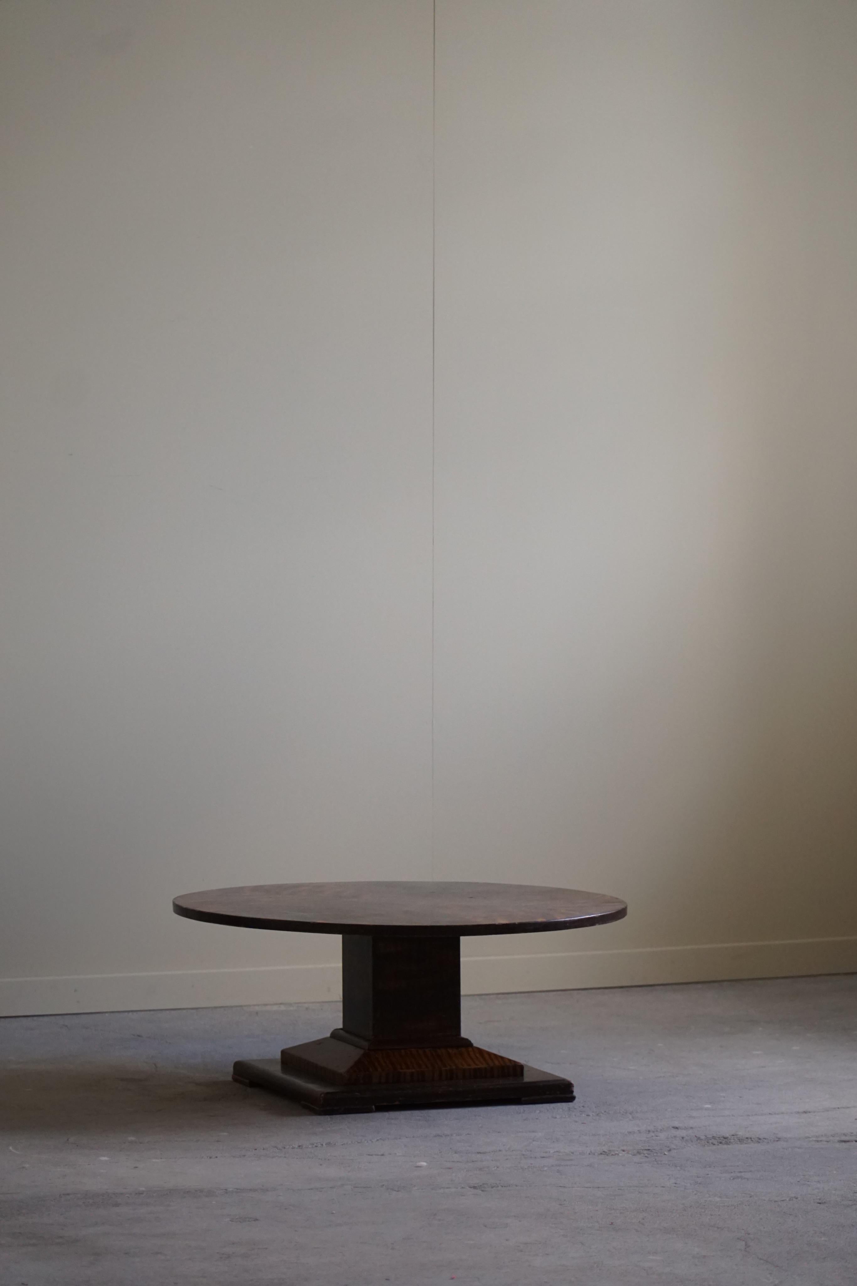 Scandinave moderne Table basse ronde danoise Art Déco pour canapé, fabriquée dans les années 1930 en vente