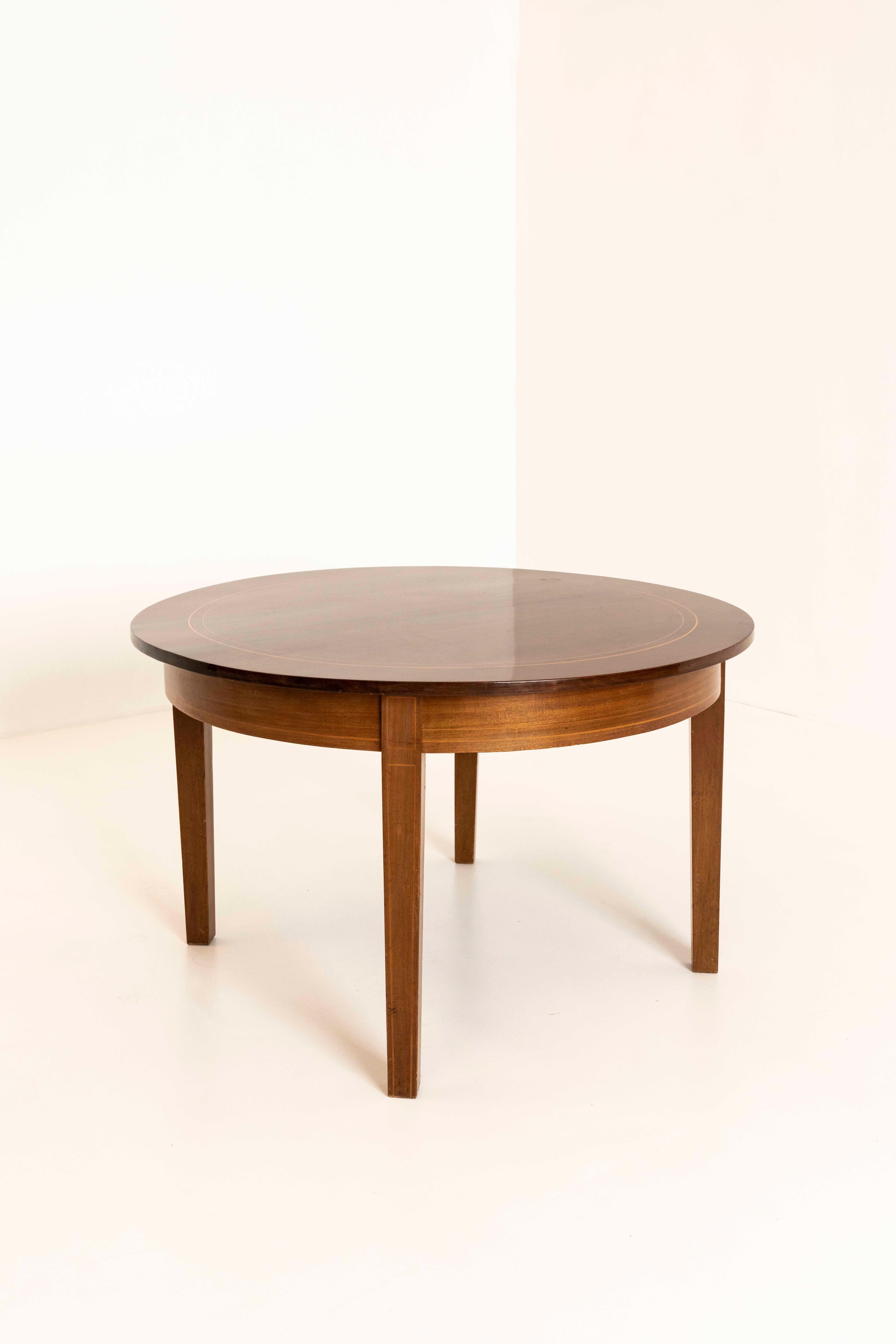 Scandinave moderne Table basse ronde danoise en acajou, années 1960 en vente