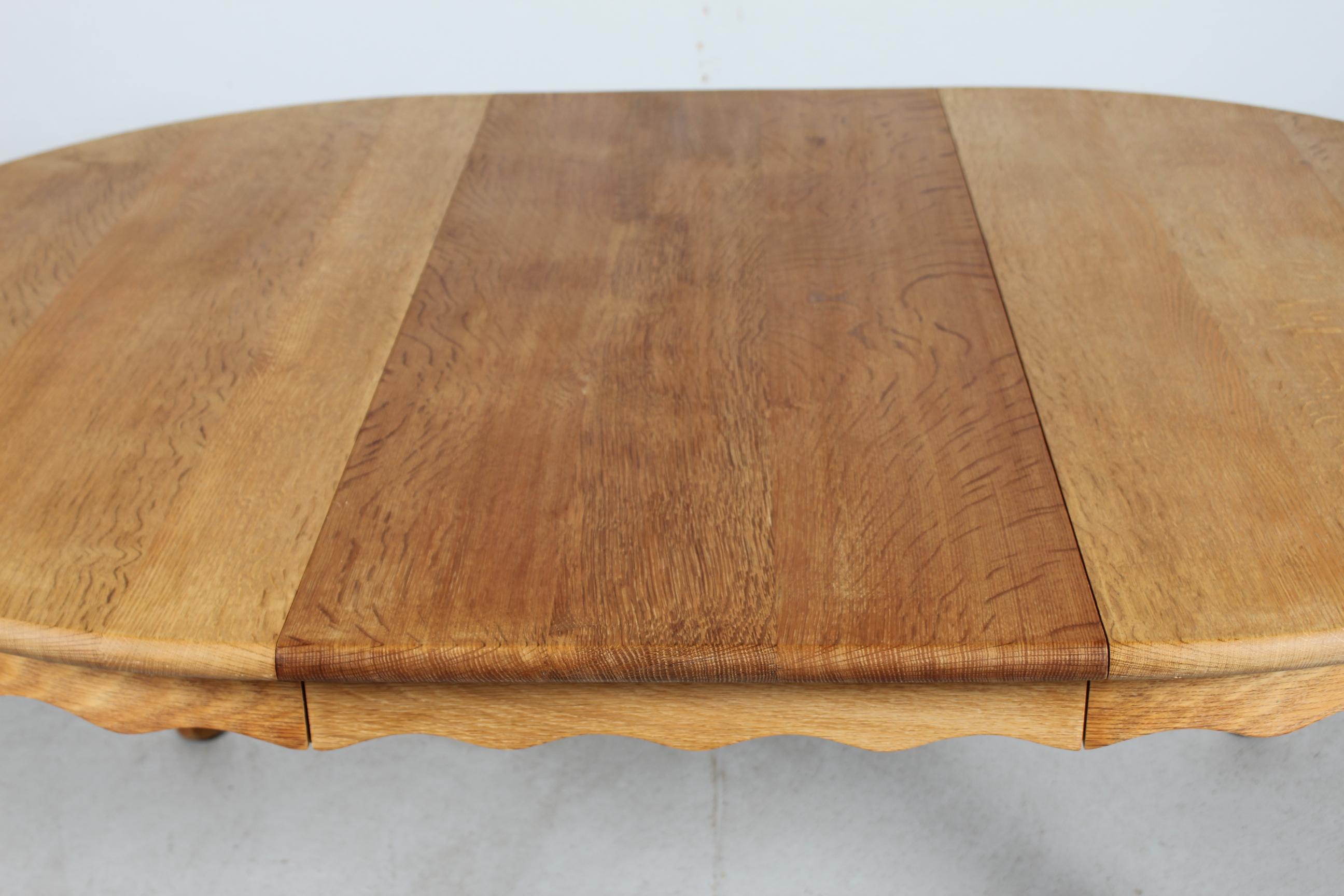 Danish Round Extendable Dining Table of Oak by Henning Kjærnulf,  Ø 120 cm 1970s 1