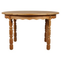Danish Round Extendable Dining Table of Oak by Henning Kjærnulf,  Ø 120 cm 1970s