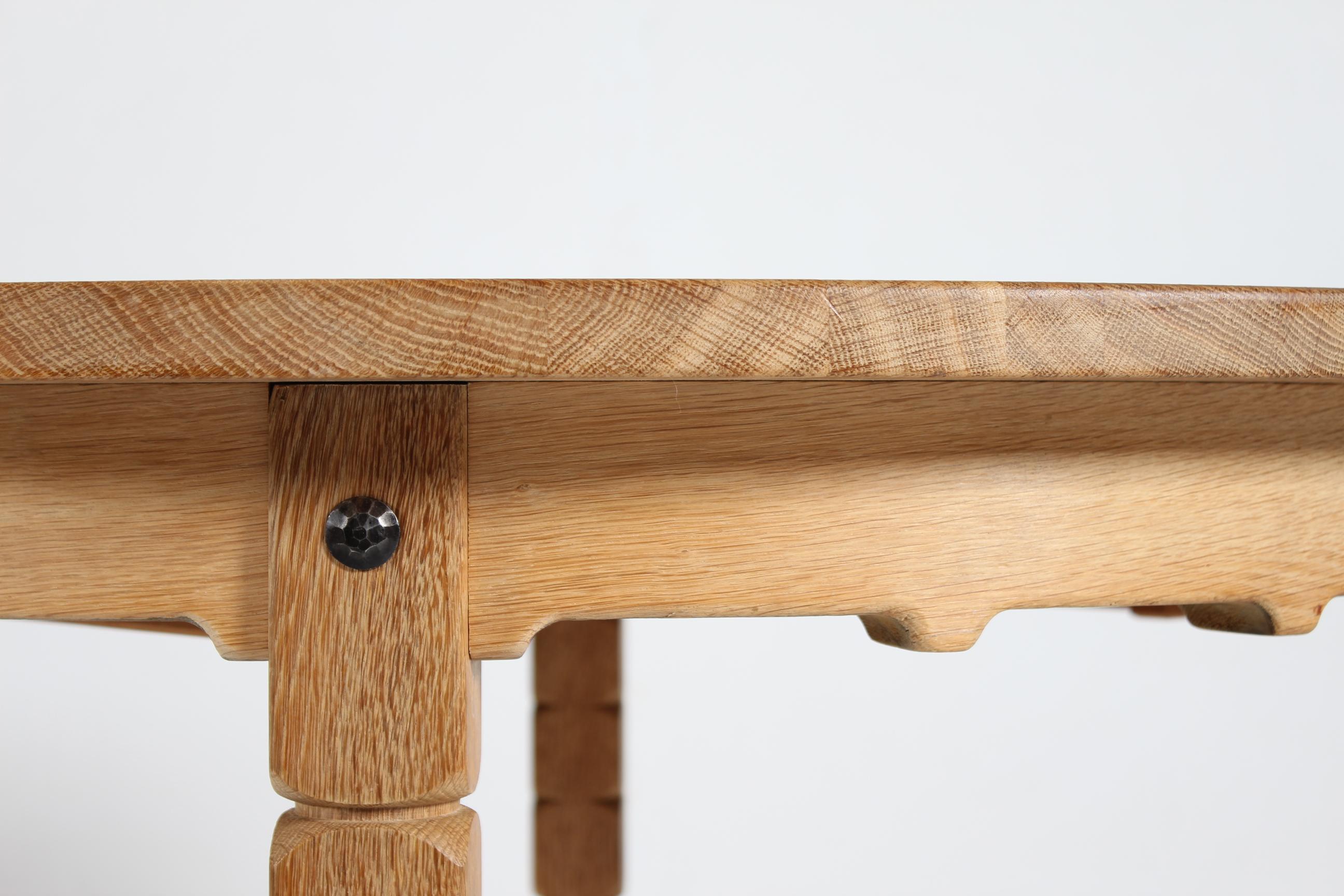 Danish Round Extendable Dining Table of Oak in Henning  Kjærnulf Style Ø 120 cm For Sale 4