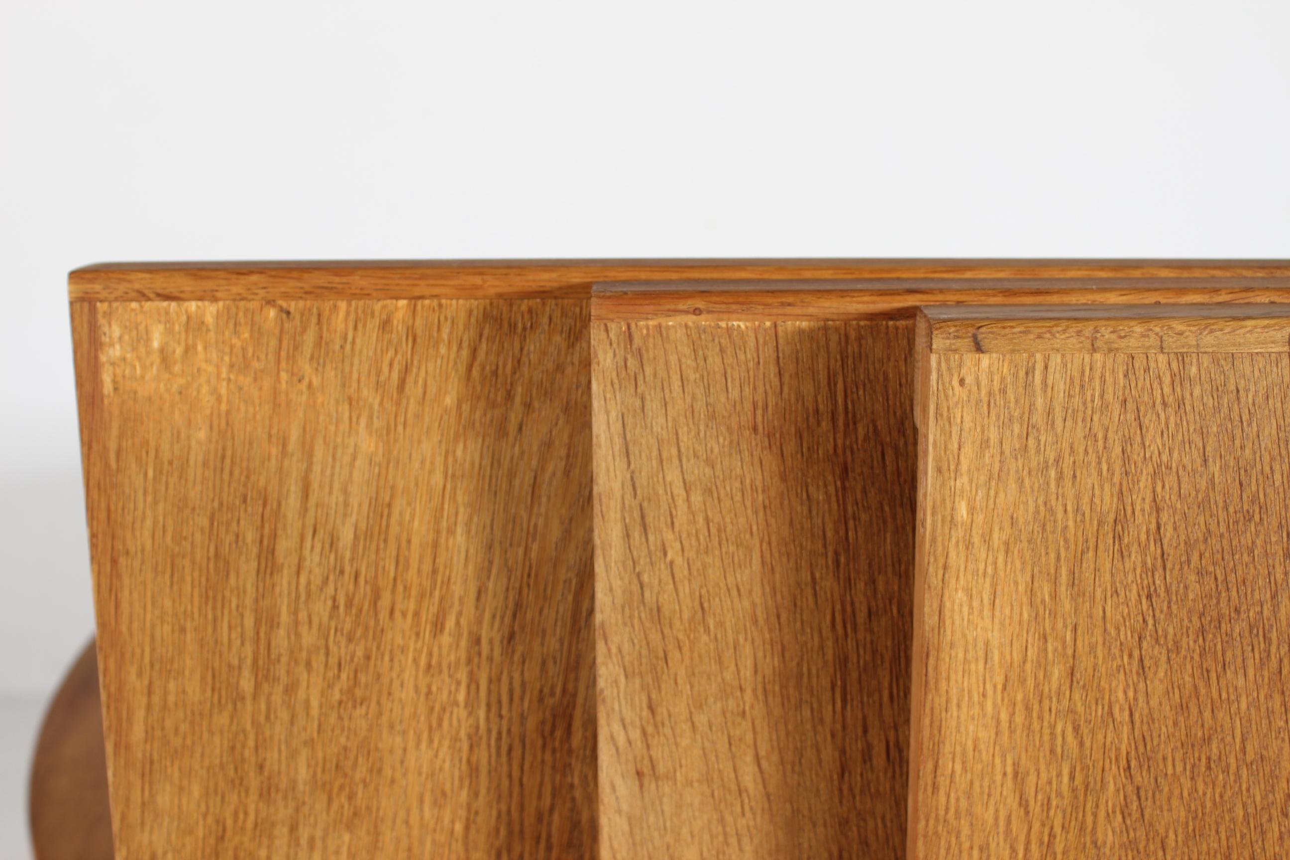Danish Round Extendable Dining Table of Oak in Henning  Kjærnulf Style Ø 120 cm For Sale 5