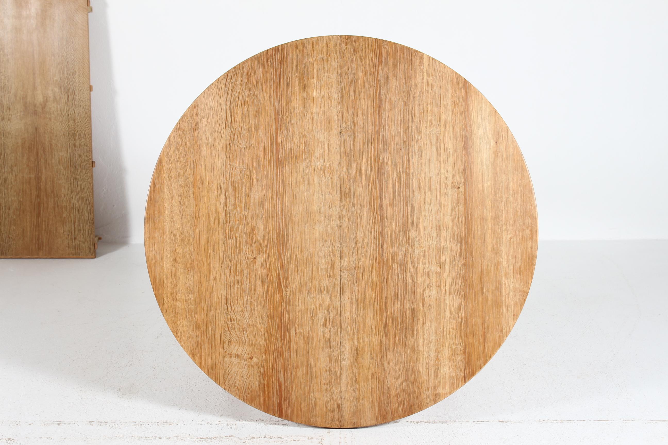 Danish Round Extendable Dining Table of Oak in Henning  Kjærnulf Style Ø 120 cm For Sale 2